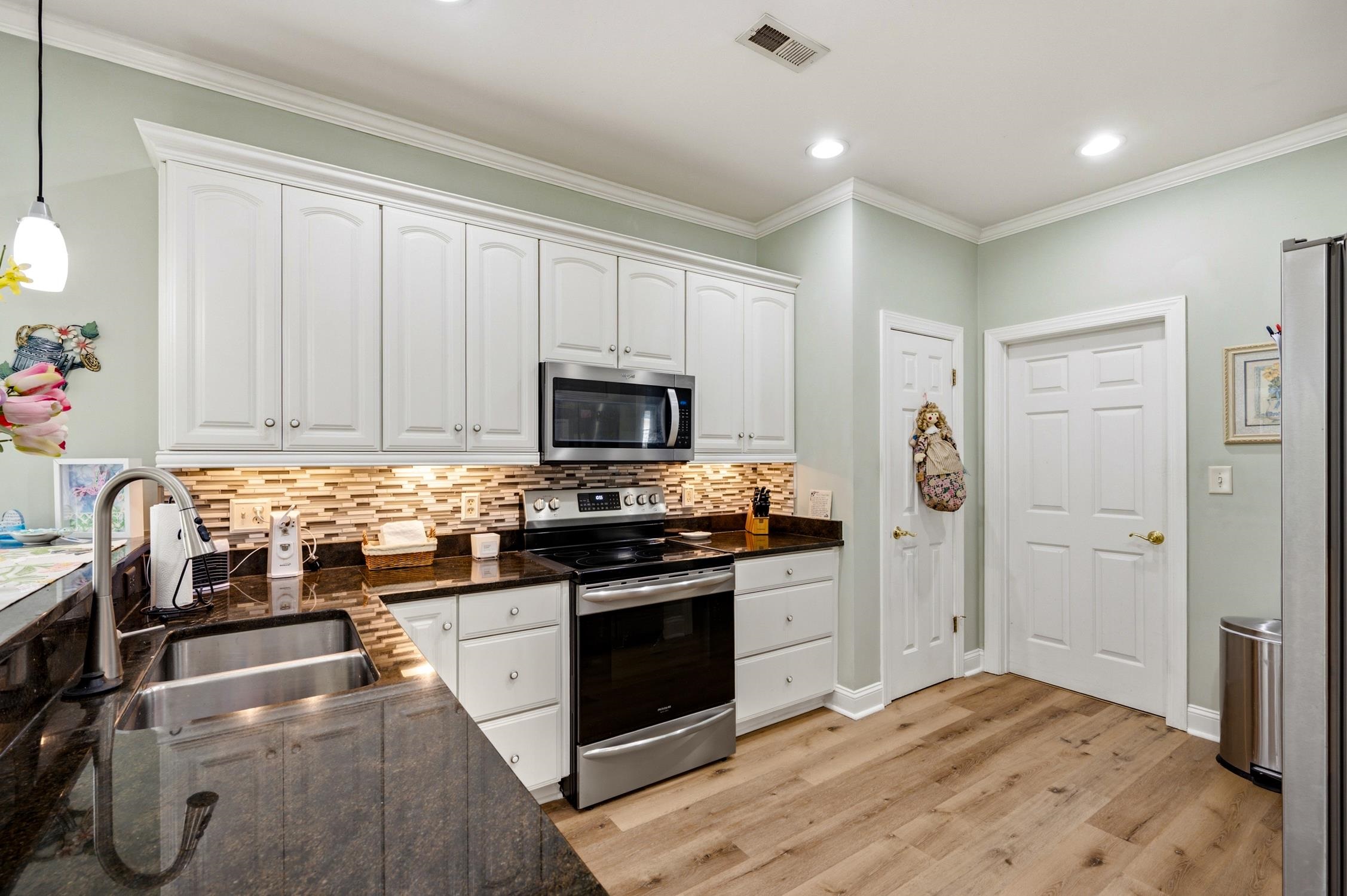4390 Saint Annes Ct. Property Photo 11
