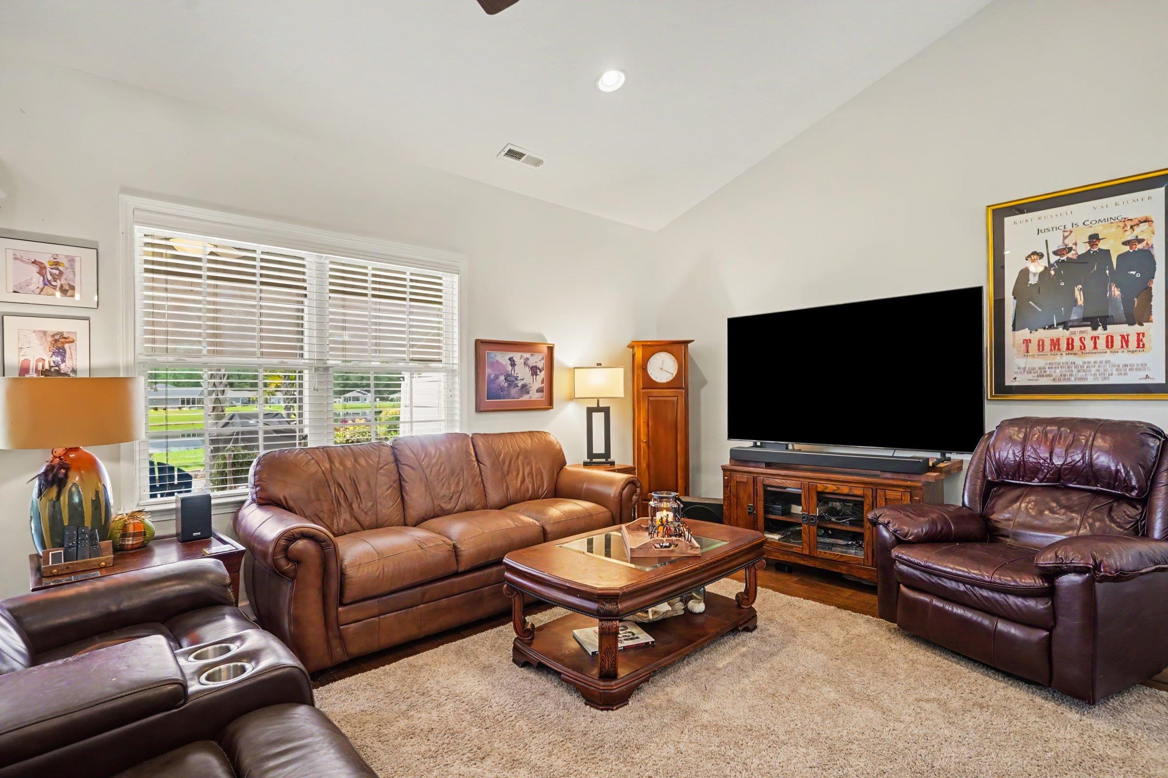 426 Carrick Loop Property Photo 4