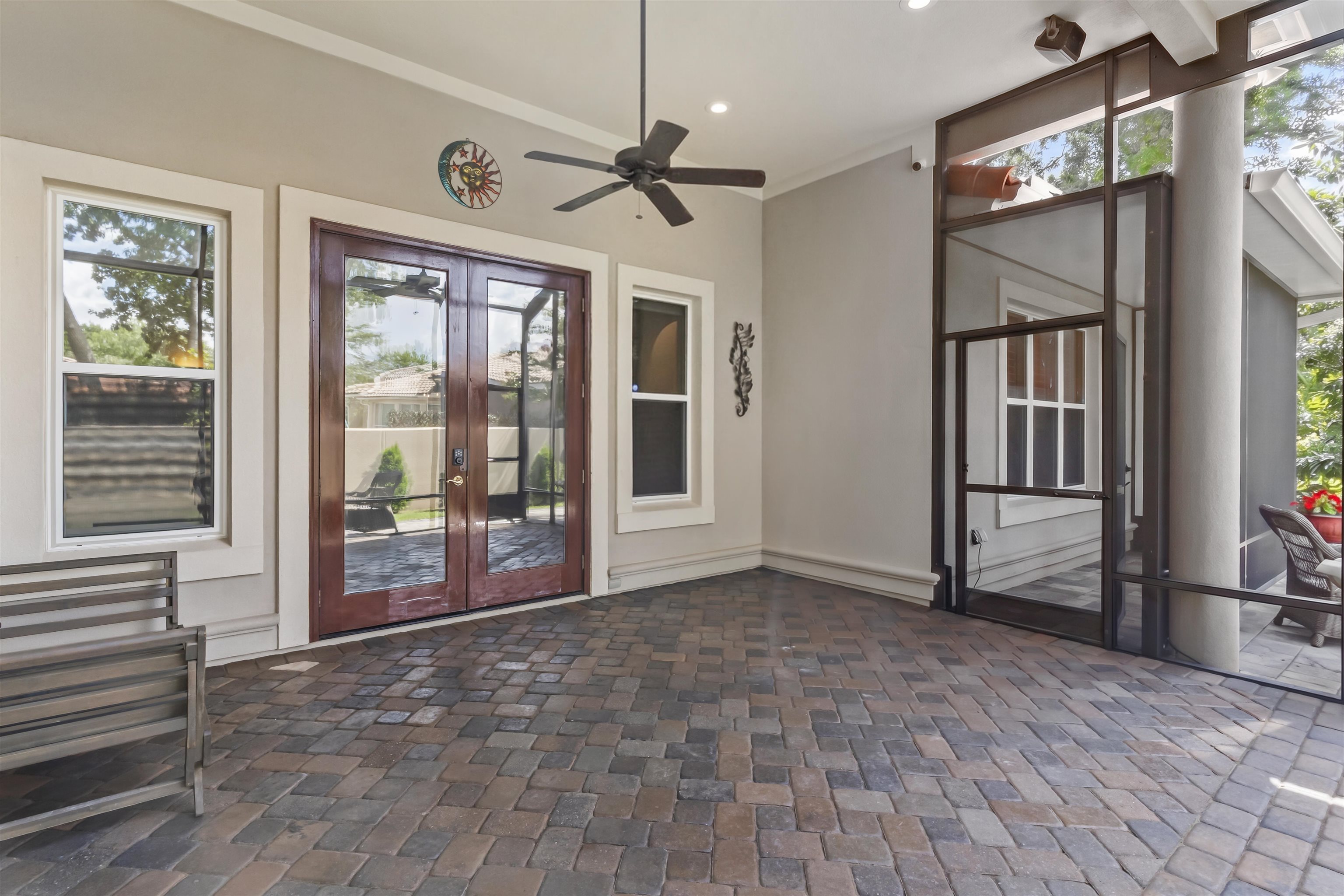 676 Esperia Ln. Property Photo 16