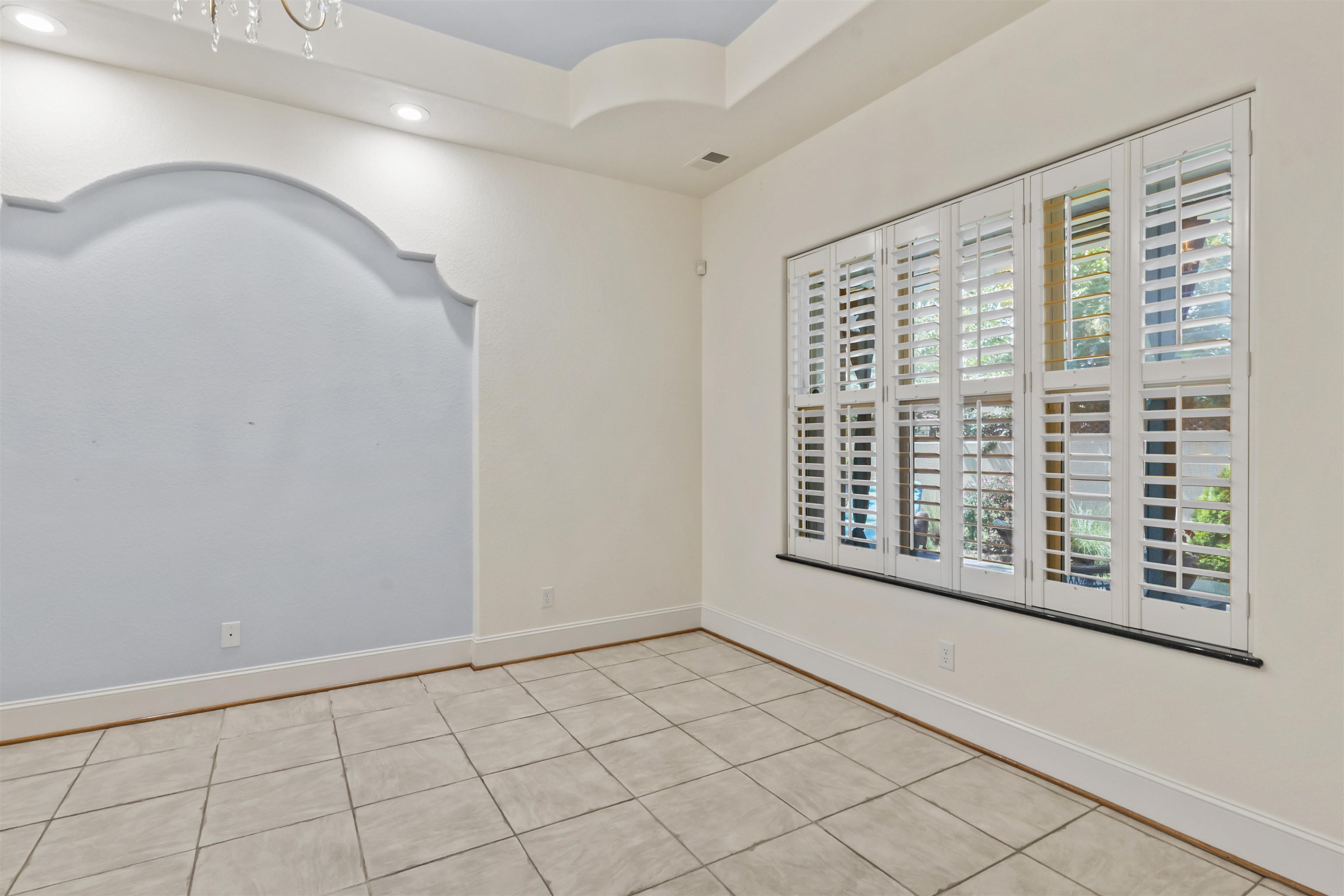 676 Esperia Ln. Property Photo 19