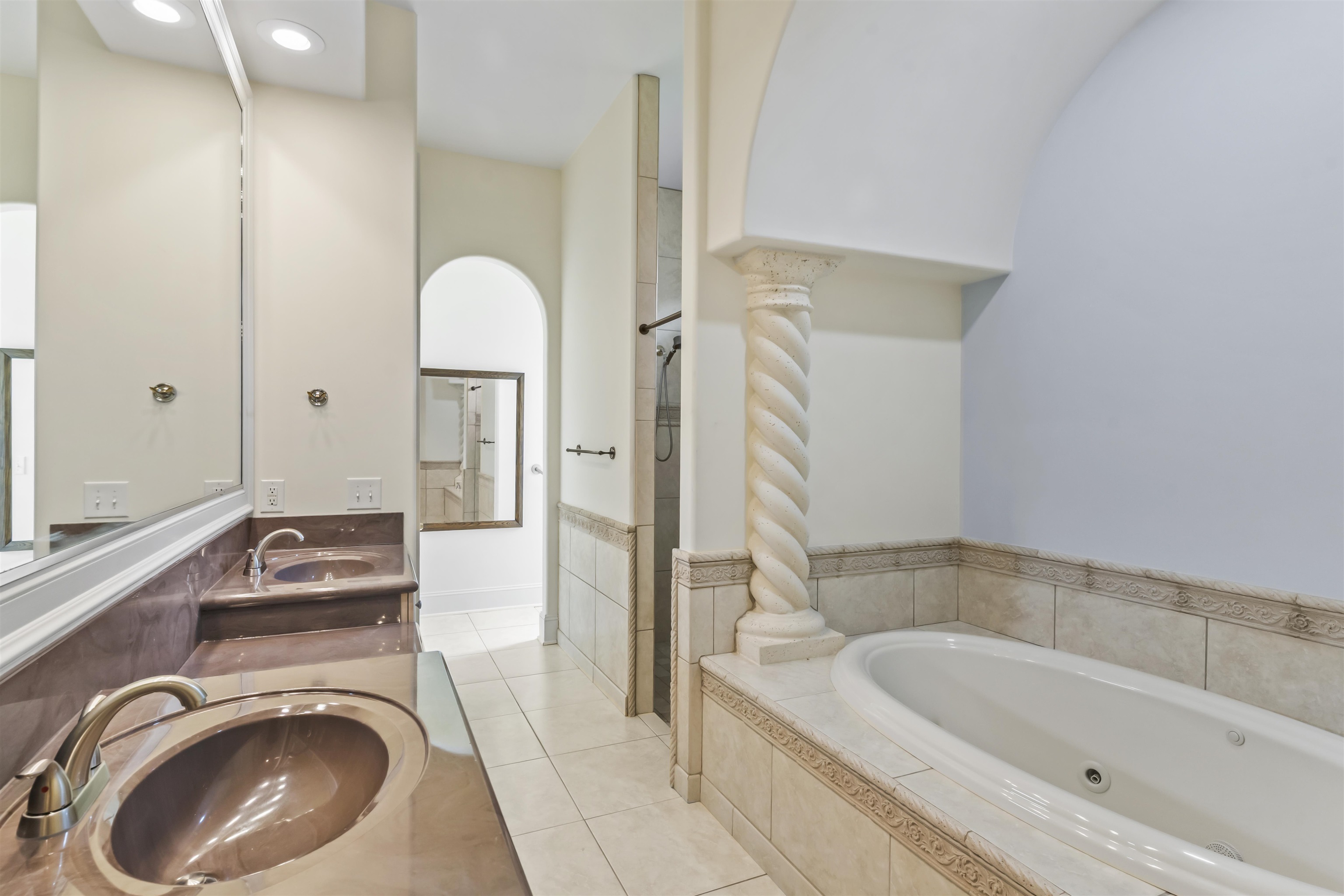 676 Esperia Ln. Property Photo 22
