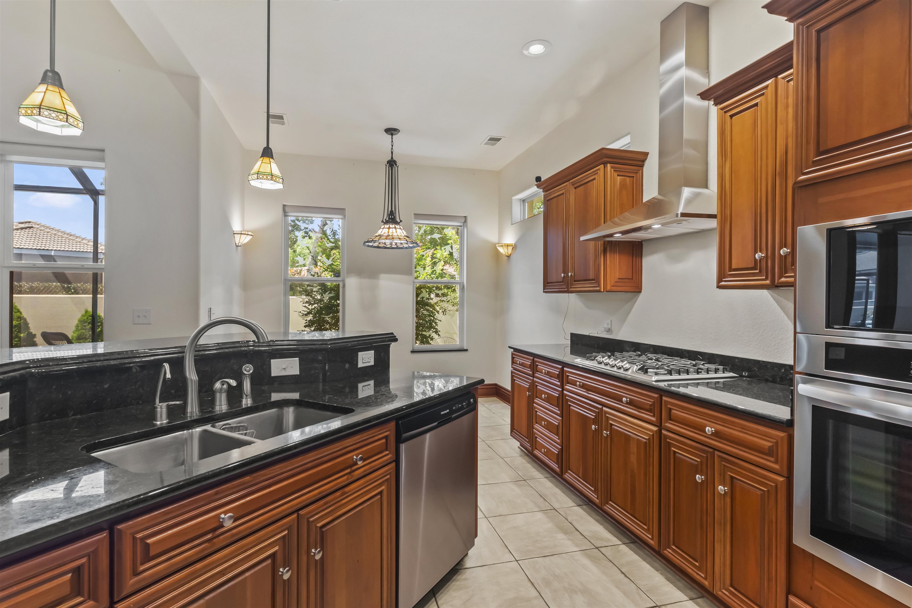 676 Esperia Ln. Property Photo 23