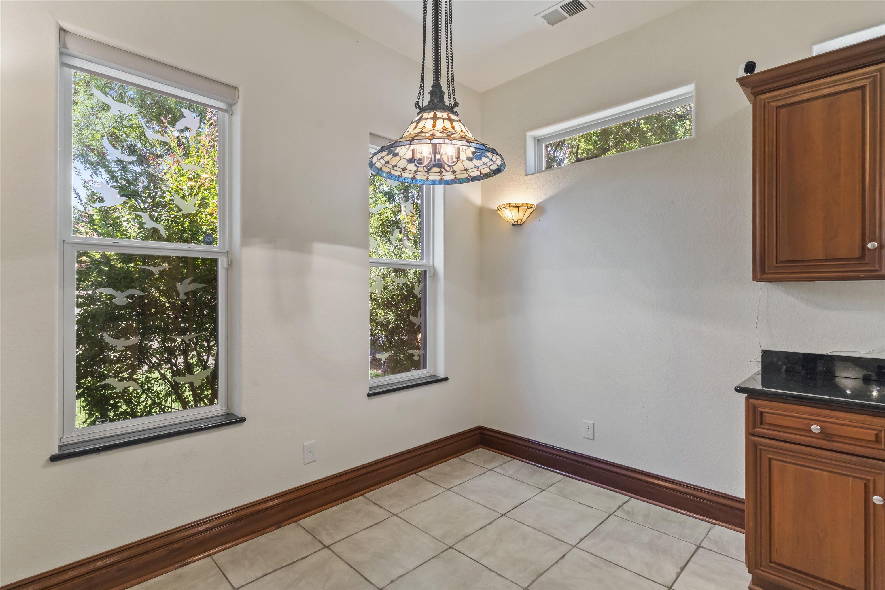 676 Esperia Ln. Property Photo 27