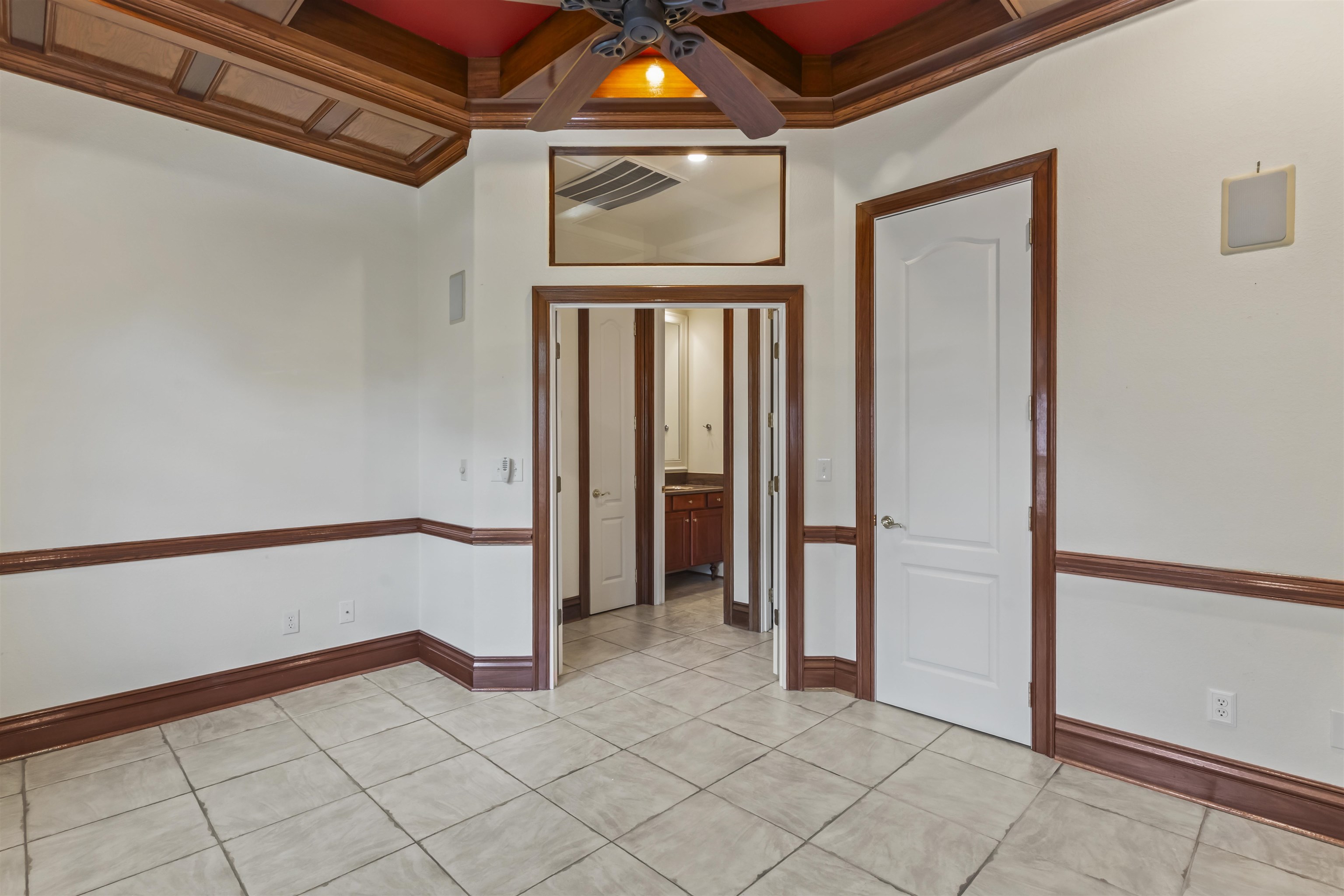 676 Esperia Ln. Property Photo 34