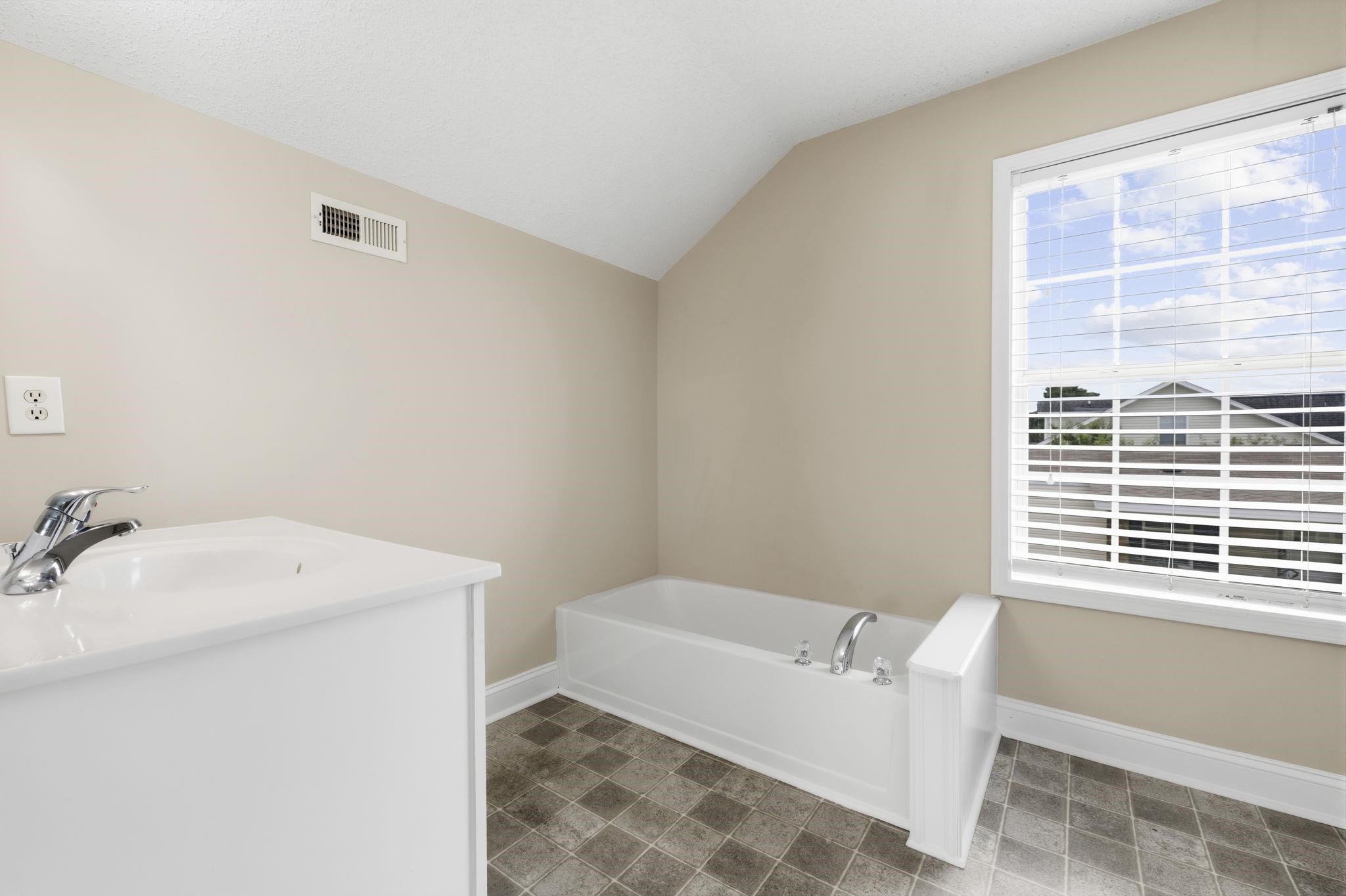 419 Overcrest St. Property Photo 27