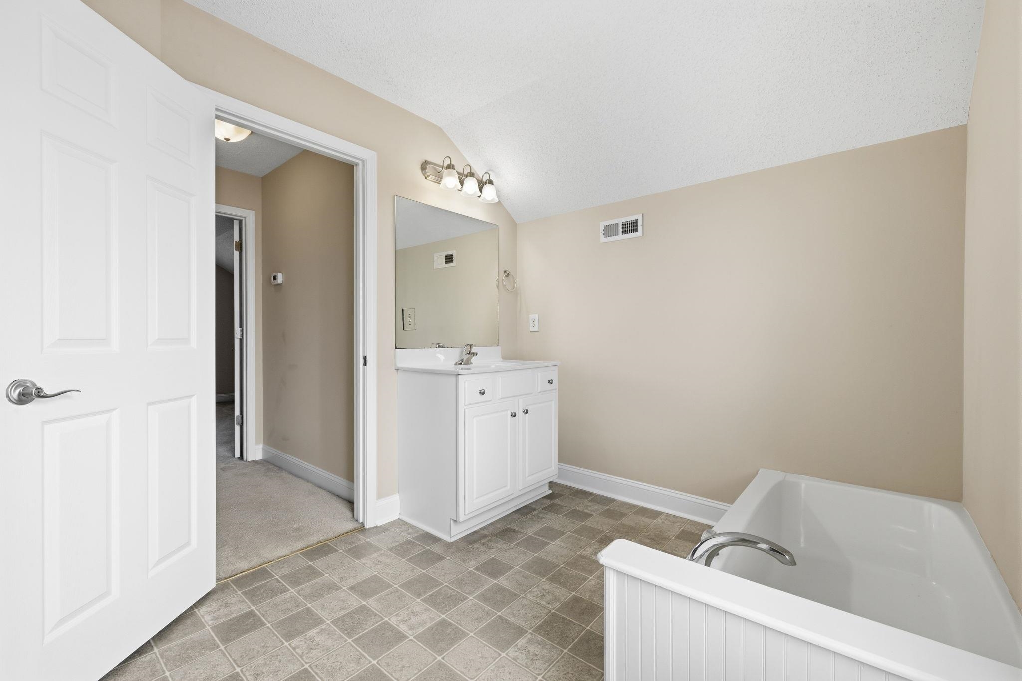 419 Overcrest St. Property Photo 28