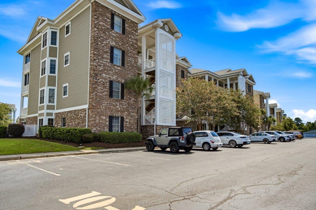 4875 Luster Leaf Circle Property Photo 1
