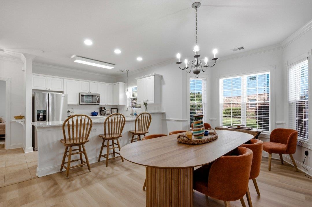 4875 Luster Leaf Circle Property Photo 4