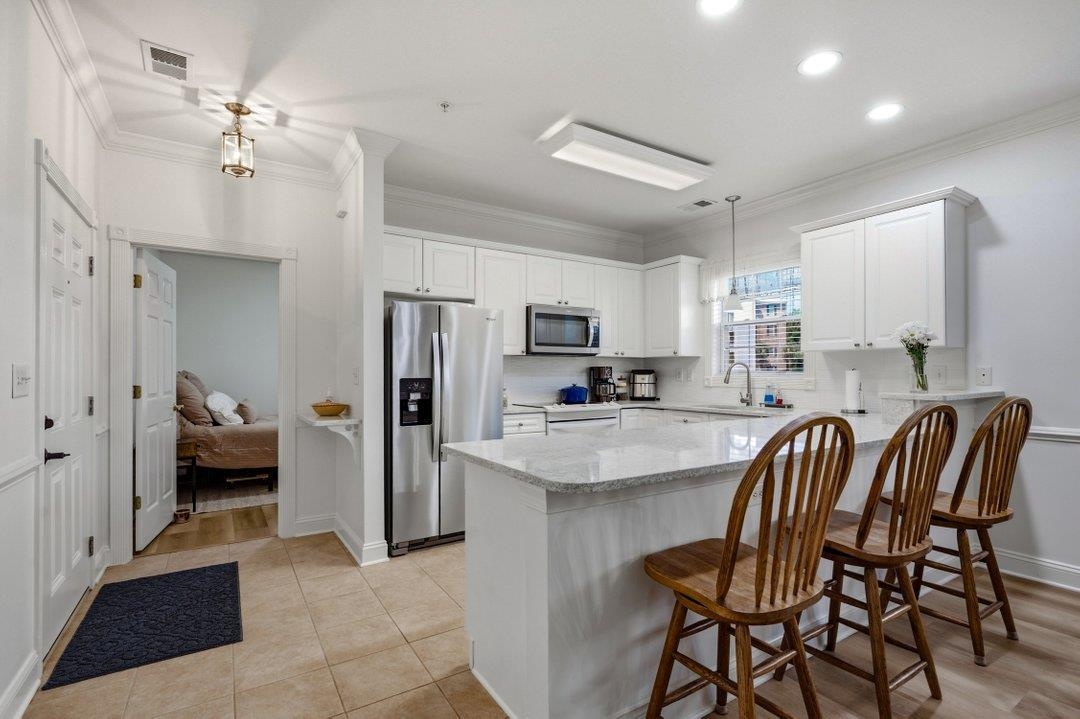 4875 Luster Leaf Circle Property Photo 6