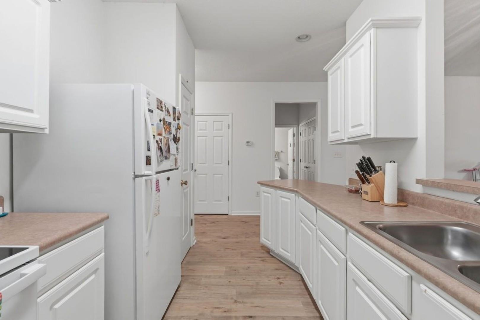 2070 Cross Gate Blvd Property Photo 10