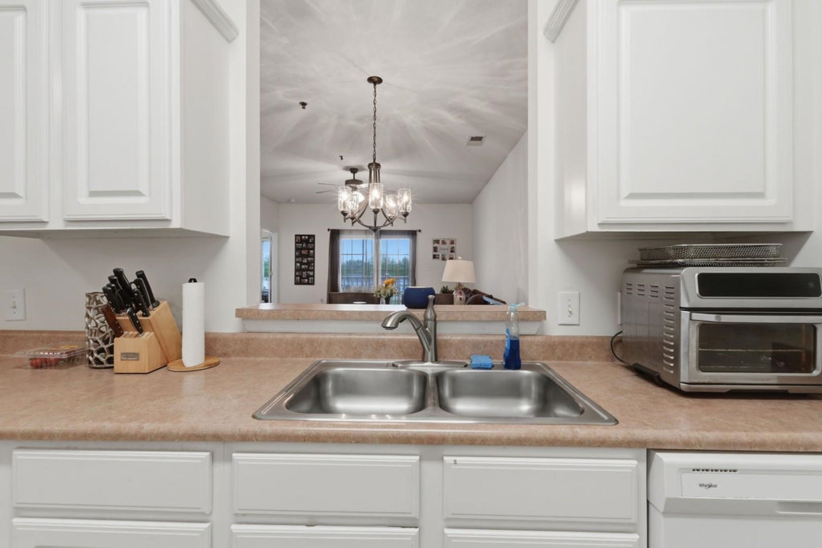 2070 Cross Gate Blvd Property Photo 11
