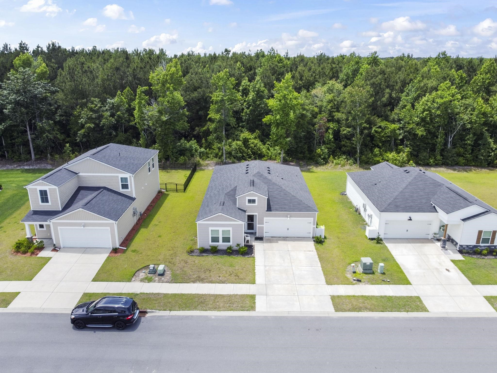 355 Fennec Loop Property Photo 2