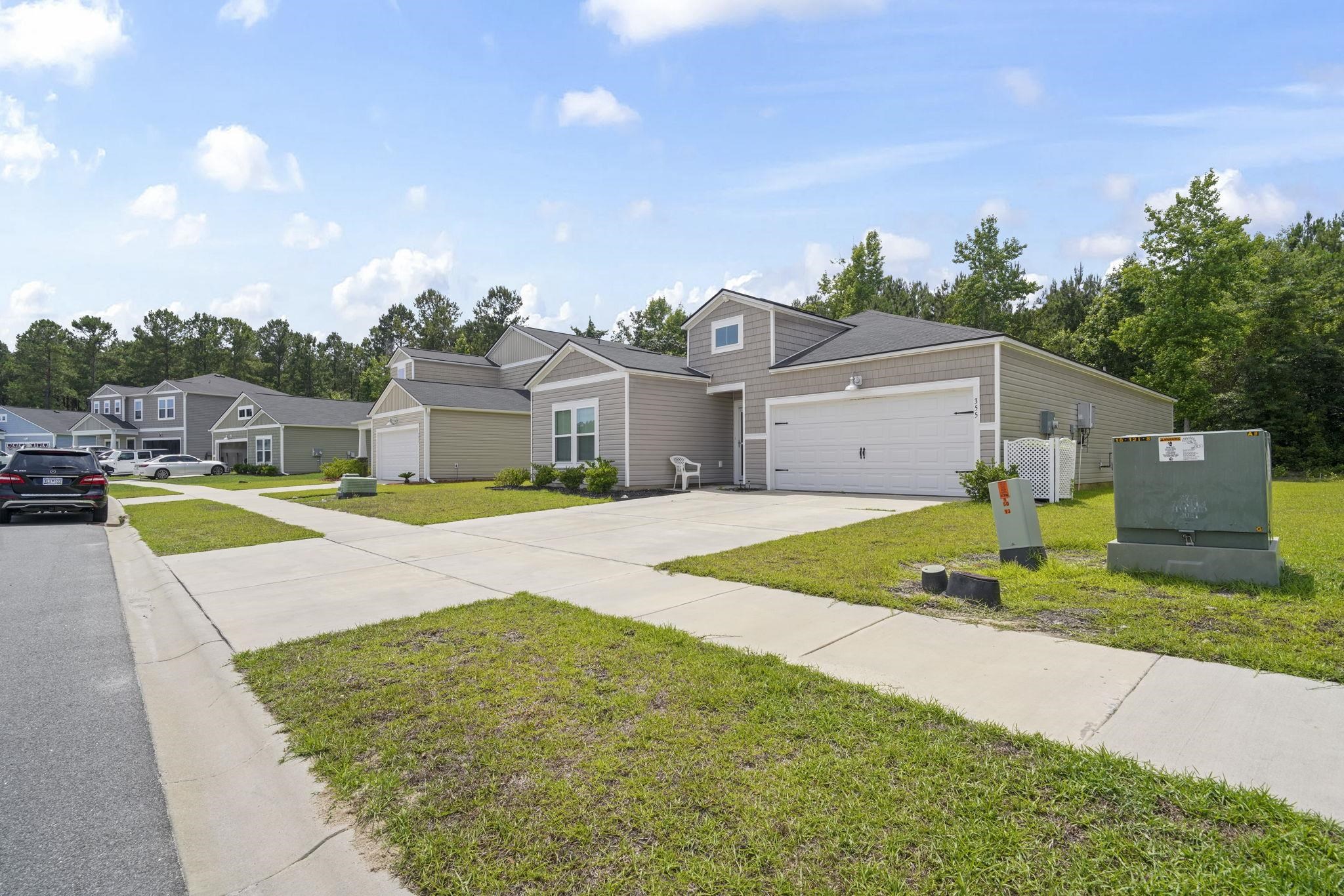 355 Fennec Loop Property Photo 3