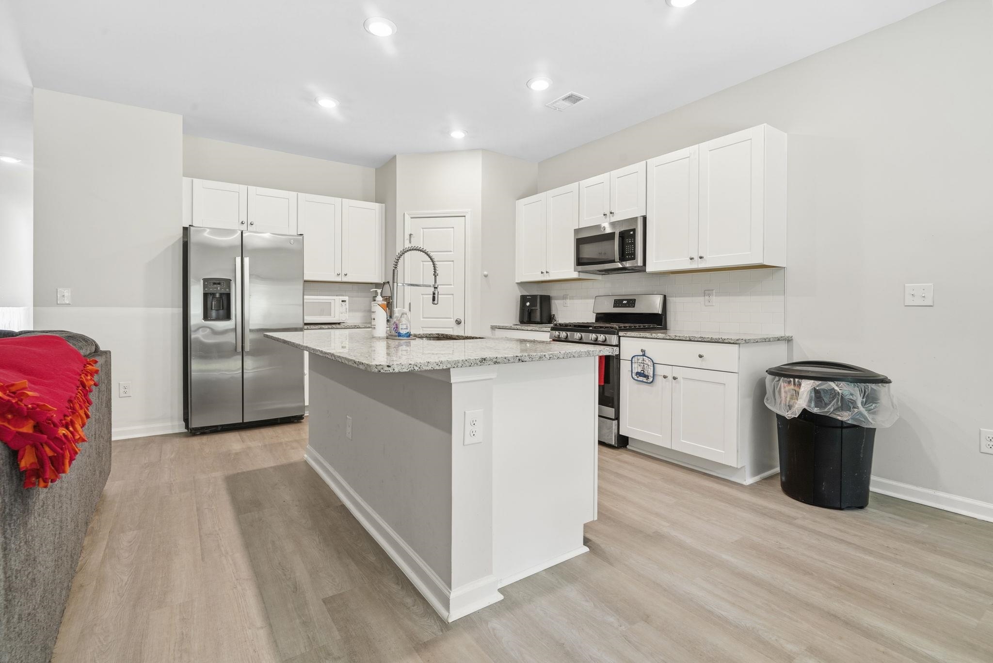 355 Fennec Loop Property Photo 5