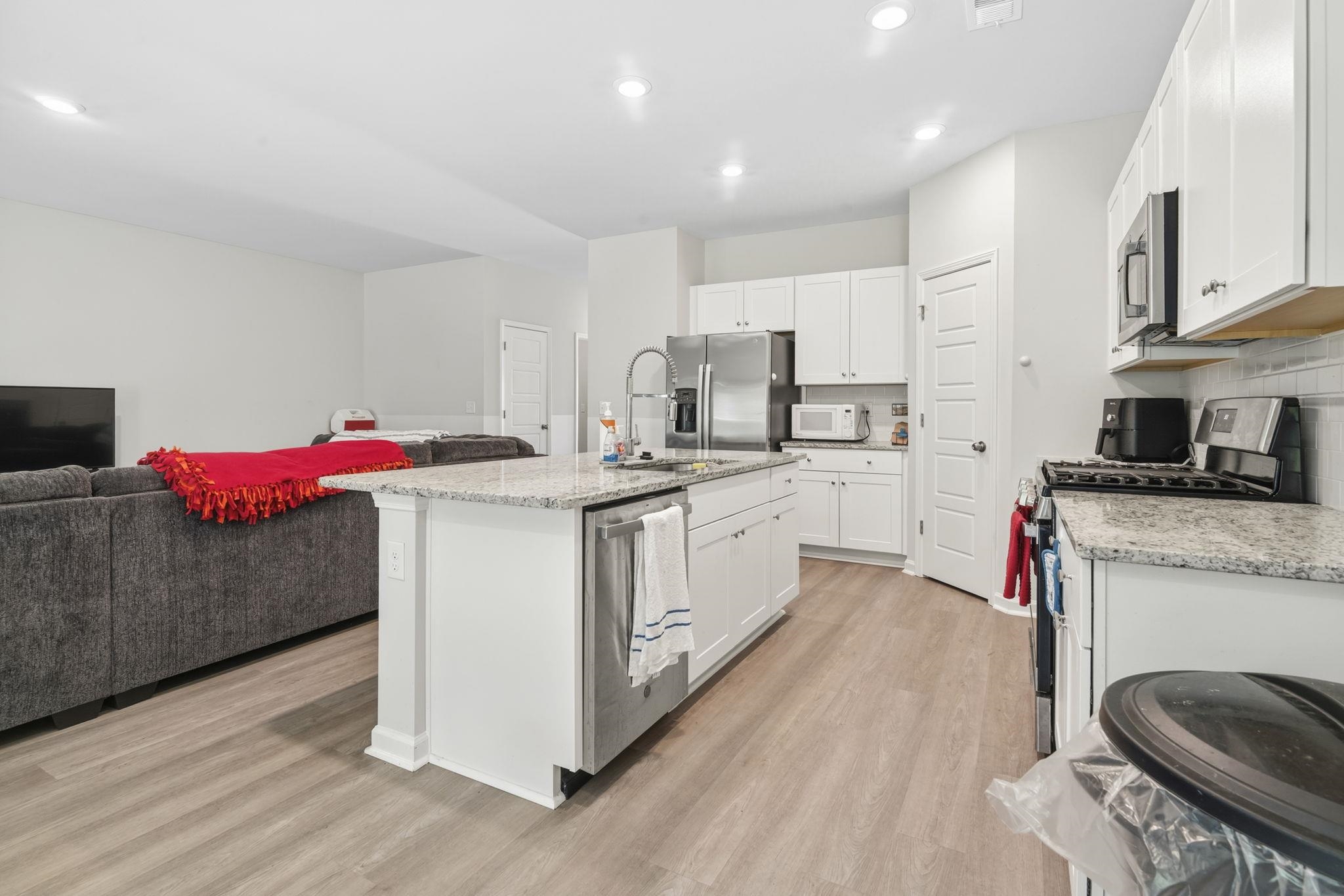 355 Fennec Loop Property Photo 6