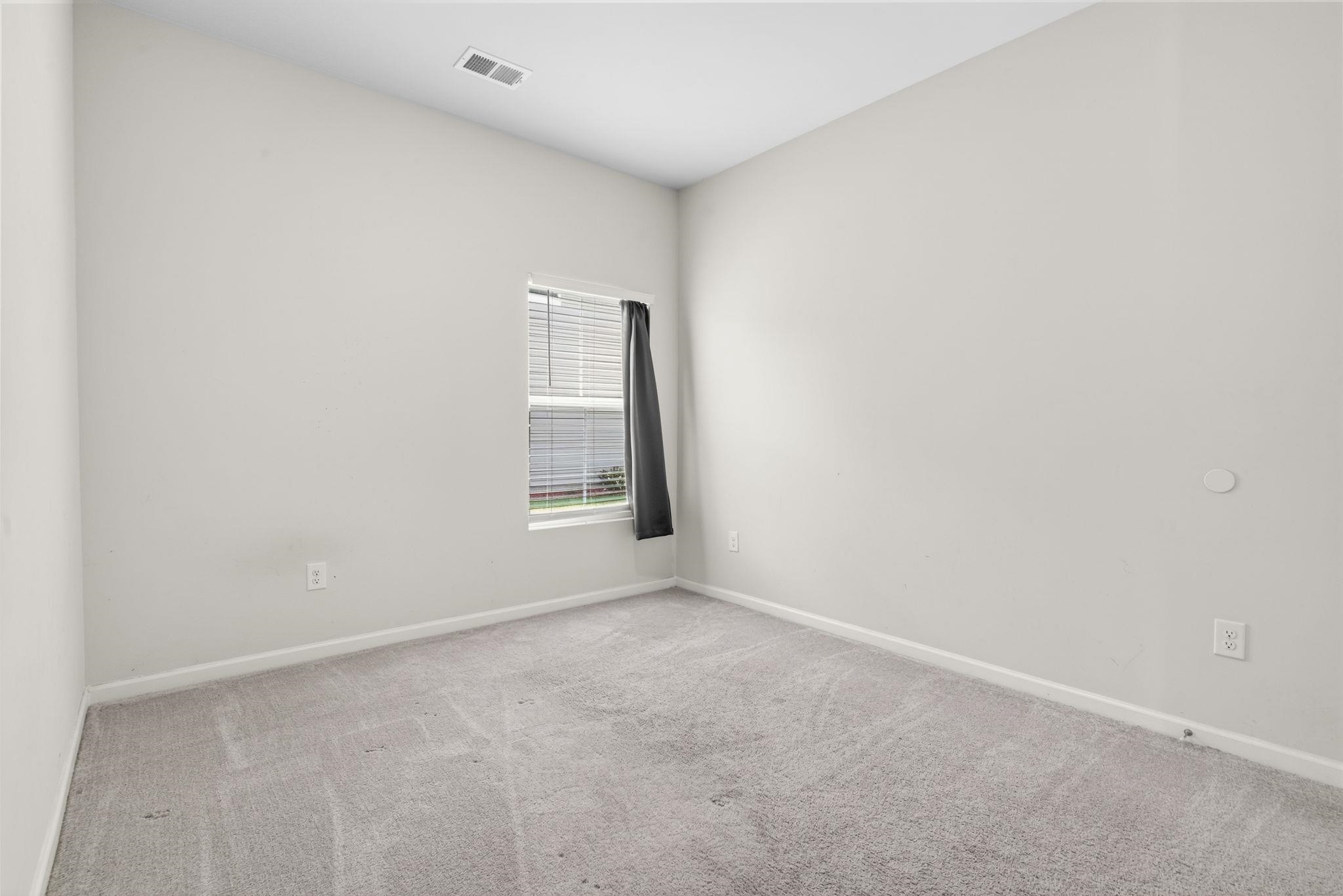 355 Fennec Loop Property Photo 24