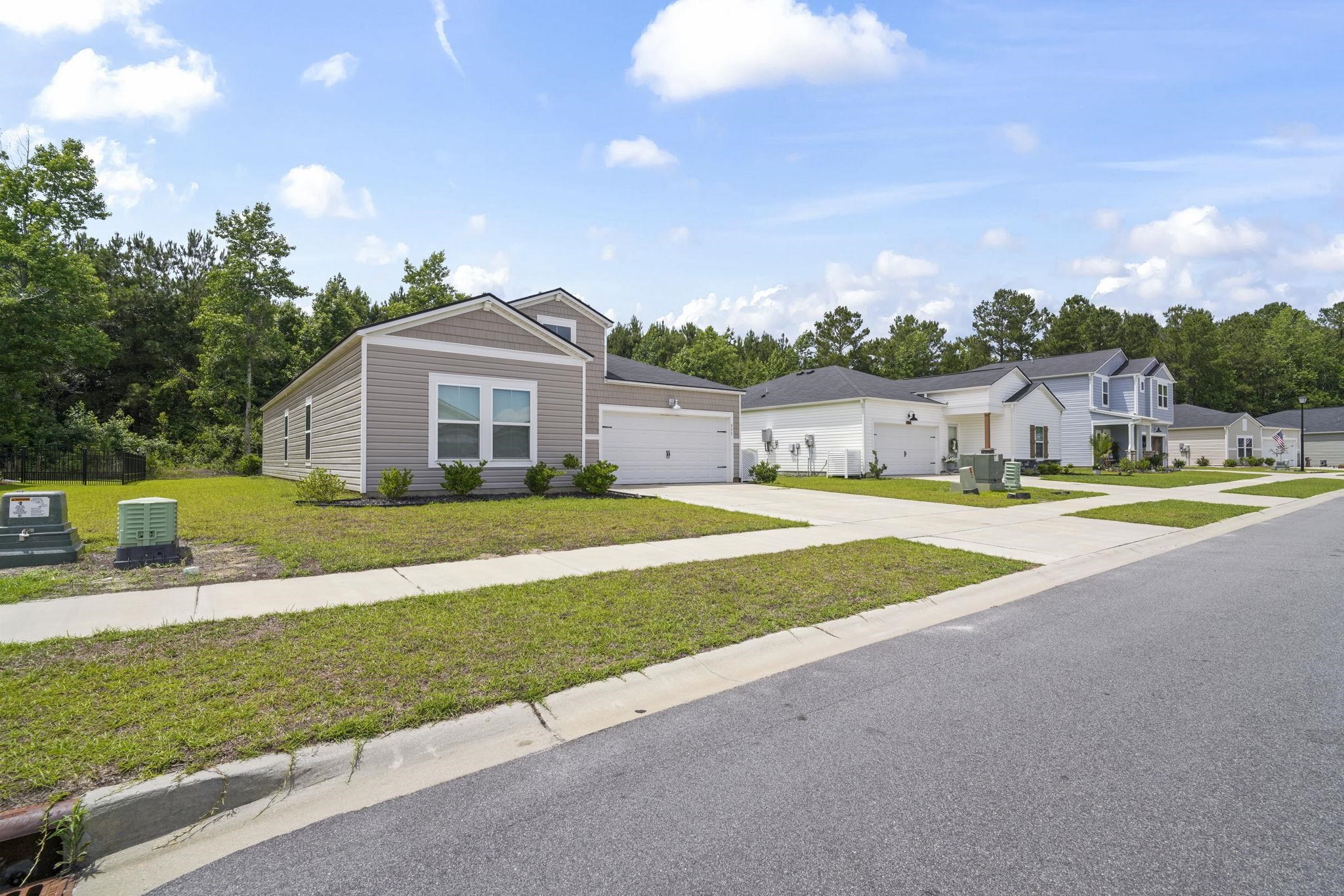 355 Fennec Loop Property Photo 41