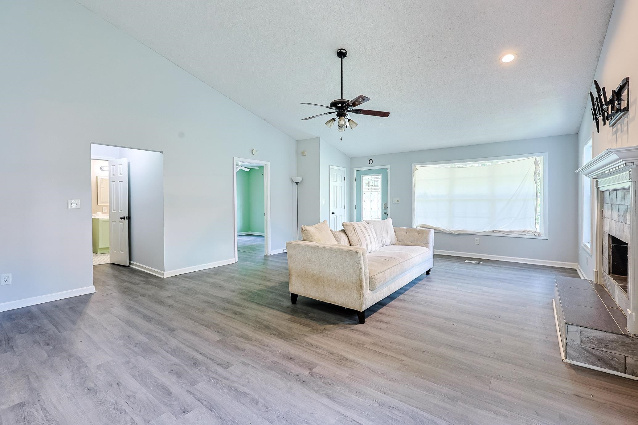 1709 Singleton St. Property Photo 3