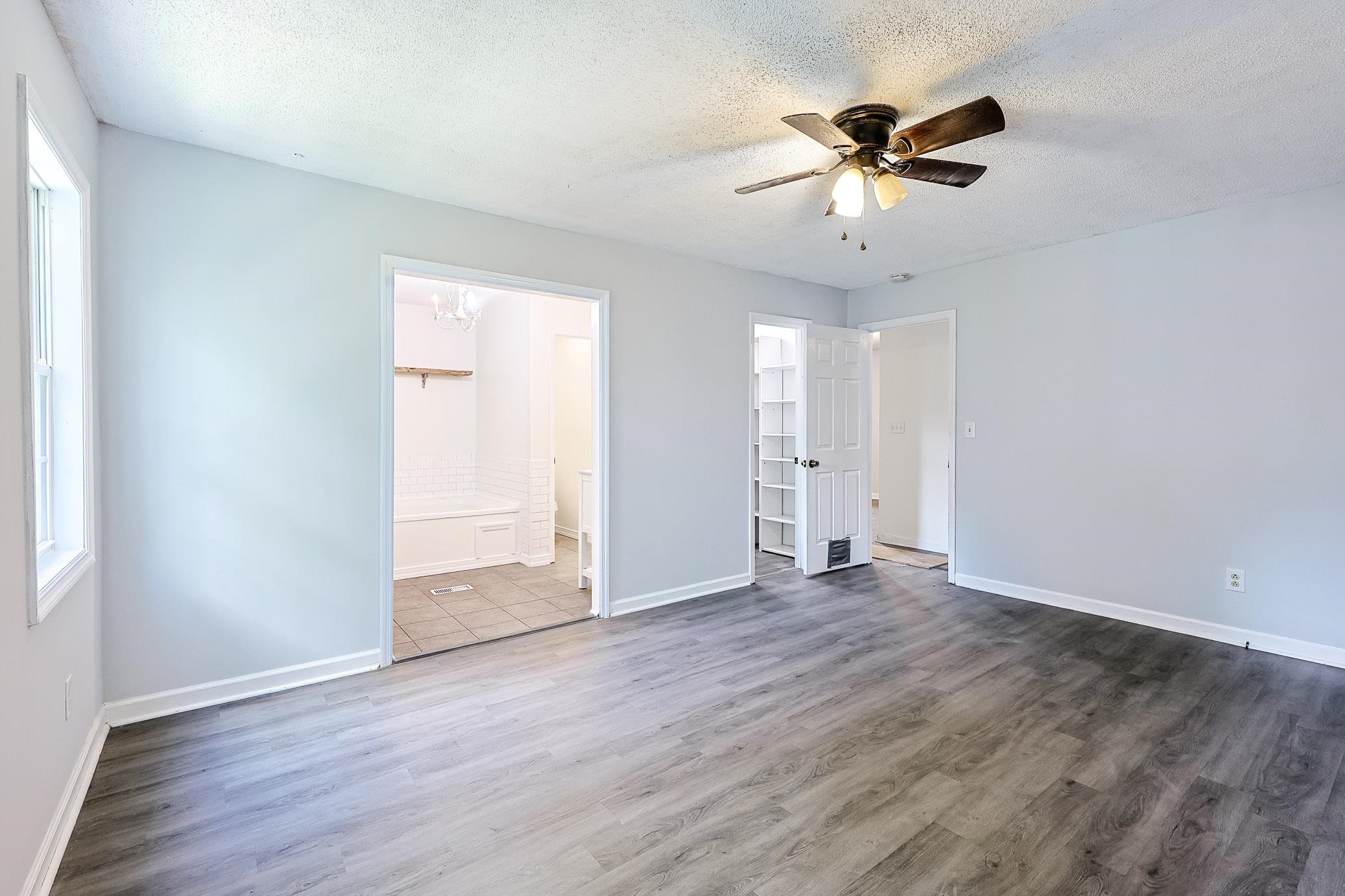 1709 Singleton St. Property Photo 5