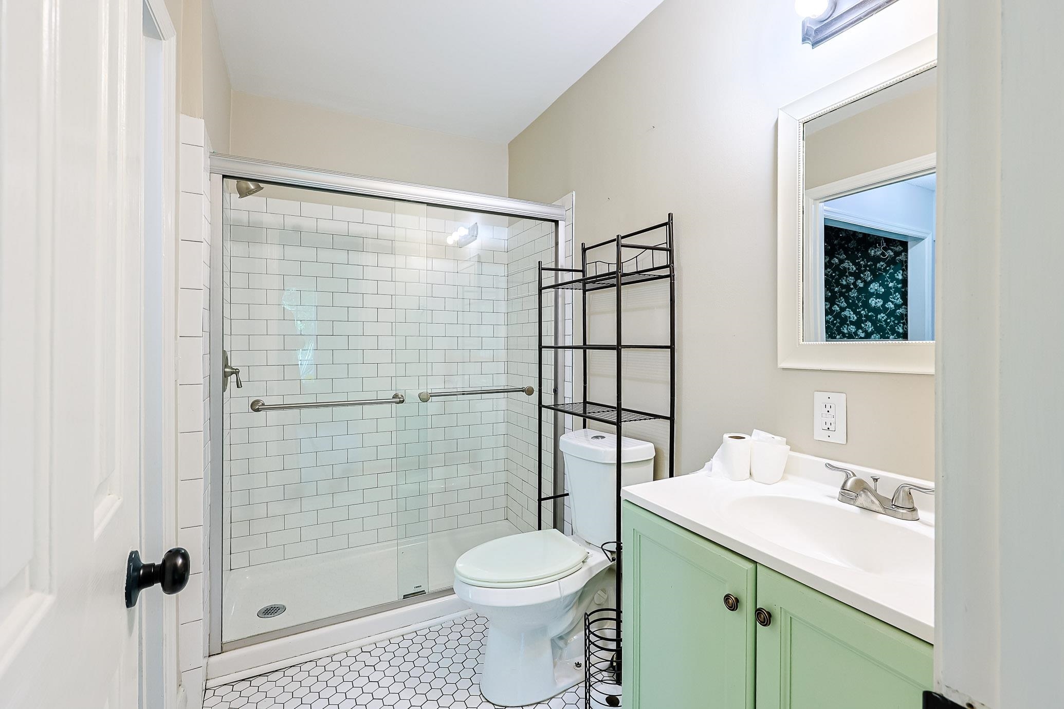 1709 Singleton St. Property Photo 16