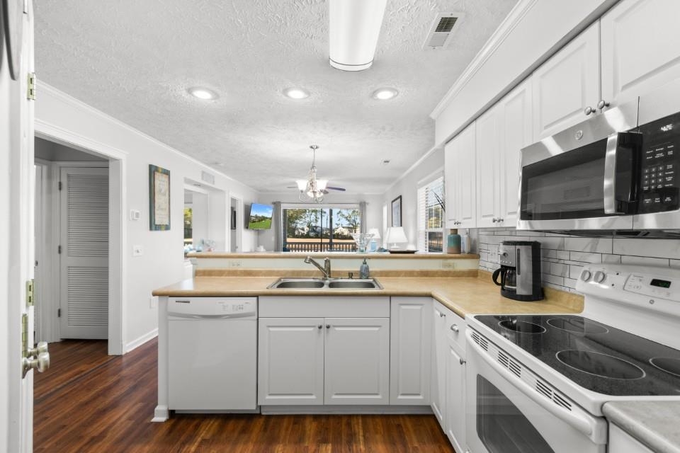 597 Blue River Ct. Property Photo 8