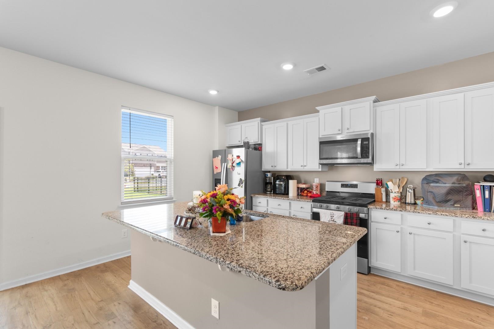 2021 Sage Dr. Property Photo 3