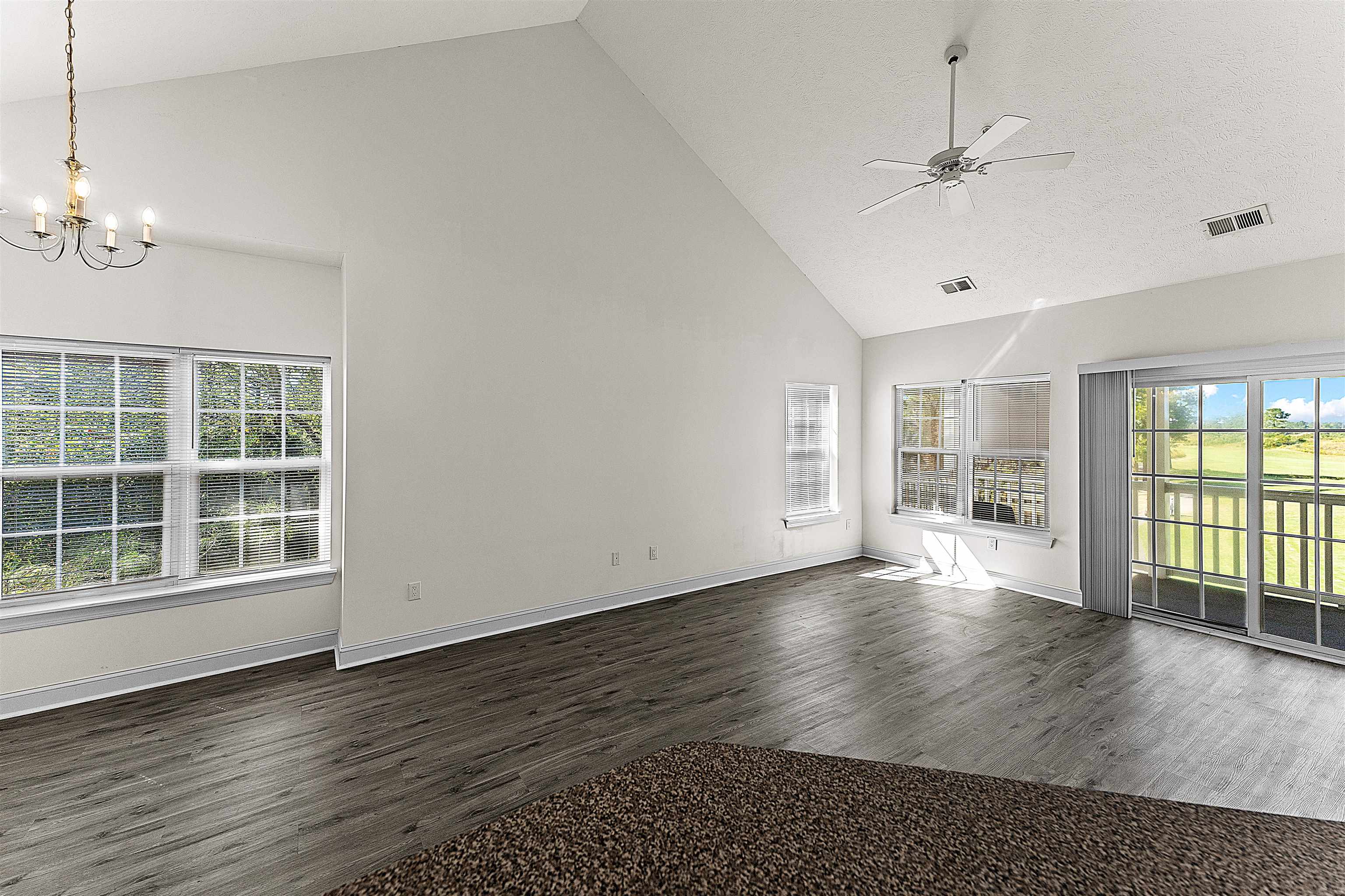 6010 Windsor Green Way Property Photo 10