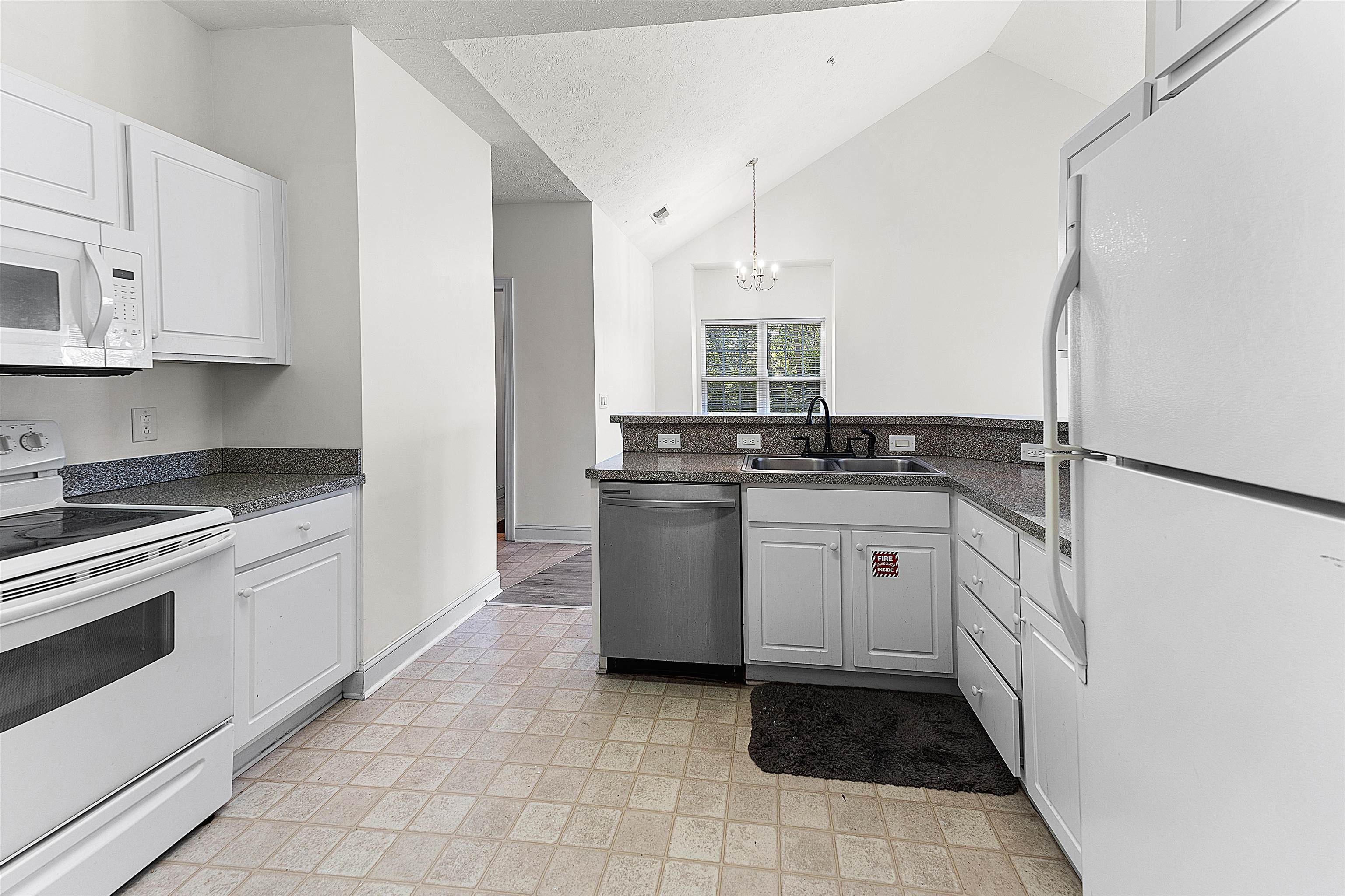 6010 Windsor Green Way Property Photo 15