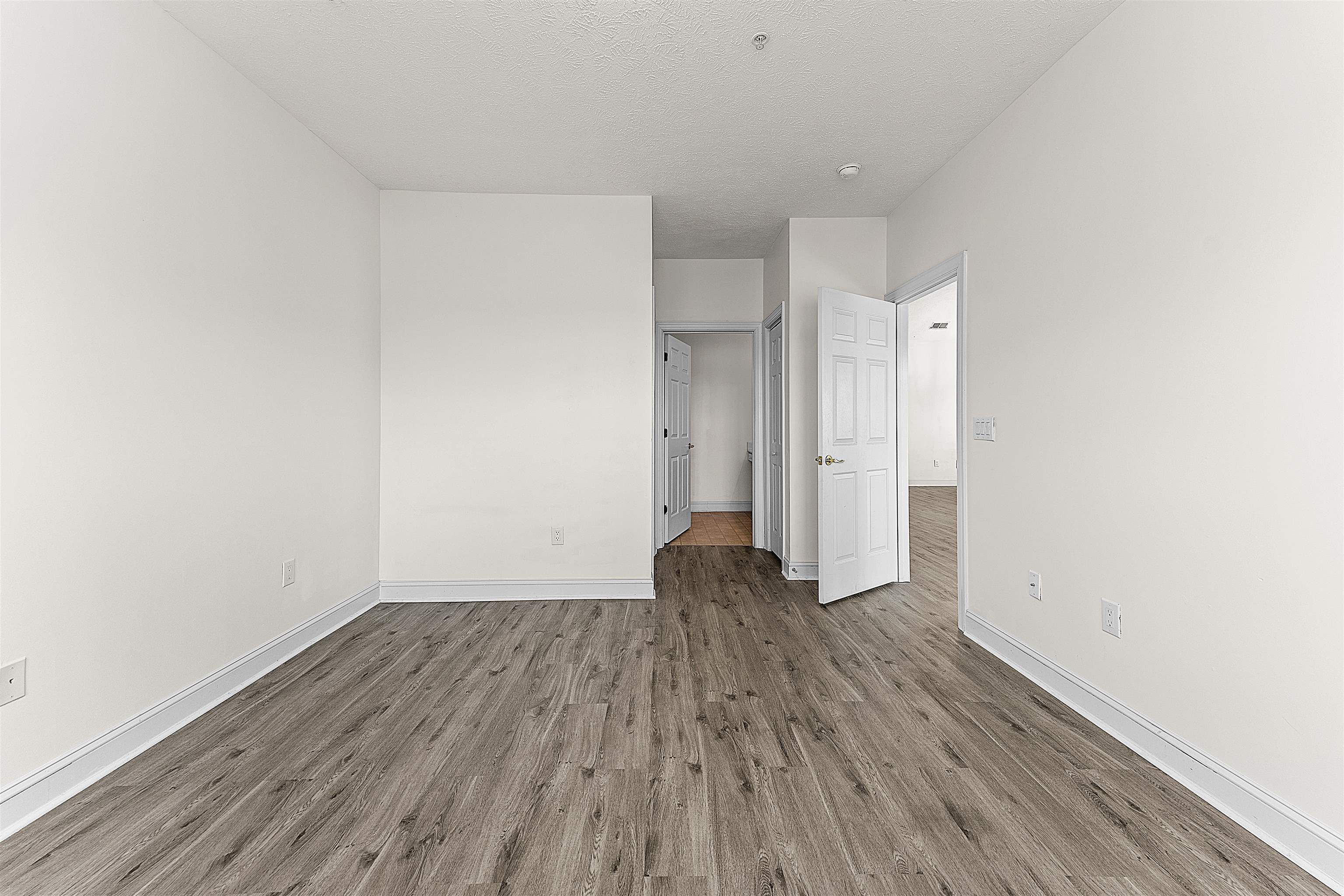6010 Windsor Green Way Property Photo 25