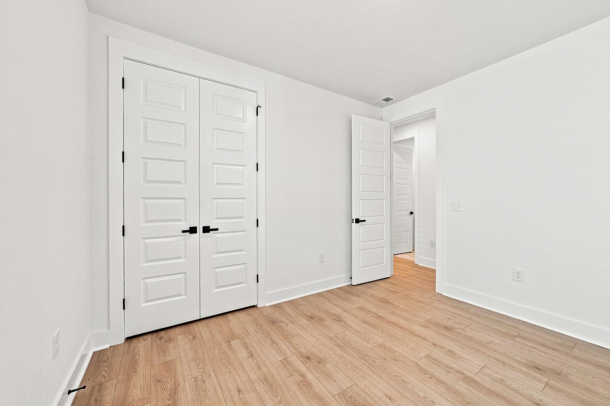 3084 Claredon St Property Photo 25