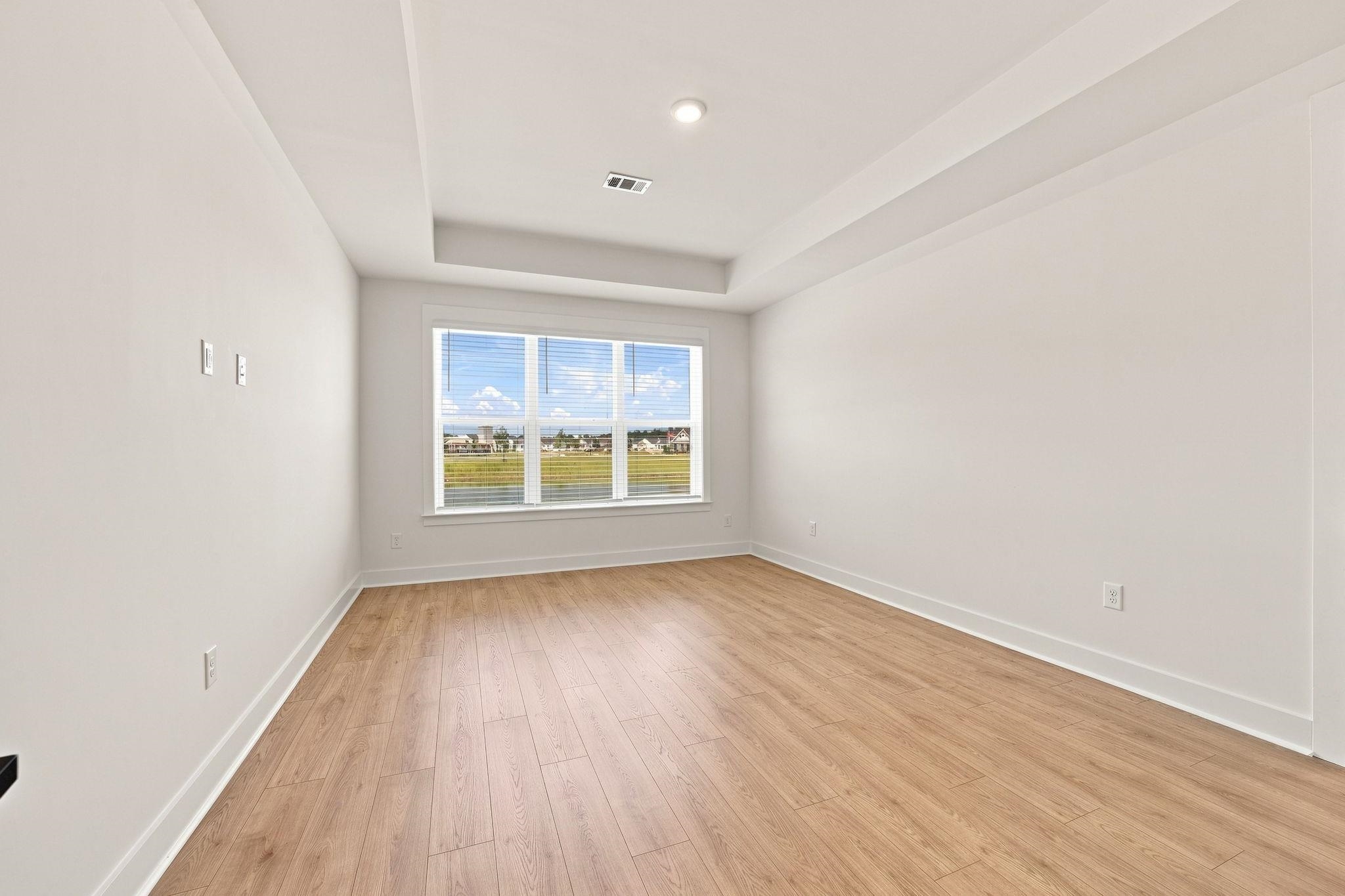 3084 Claredon St Property Photo 29