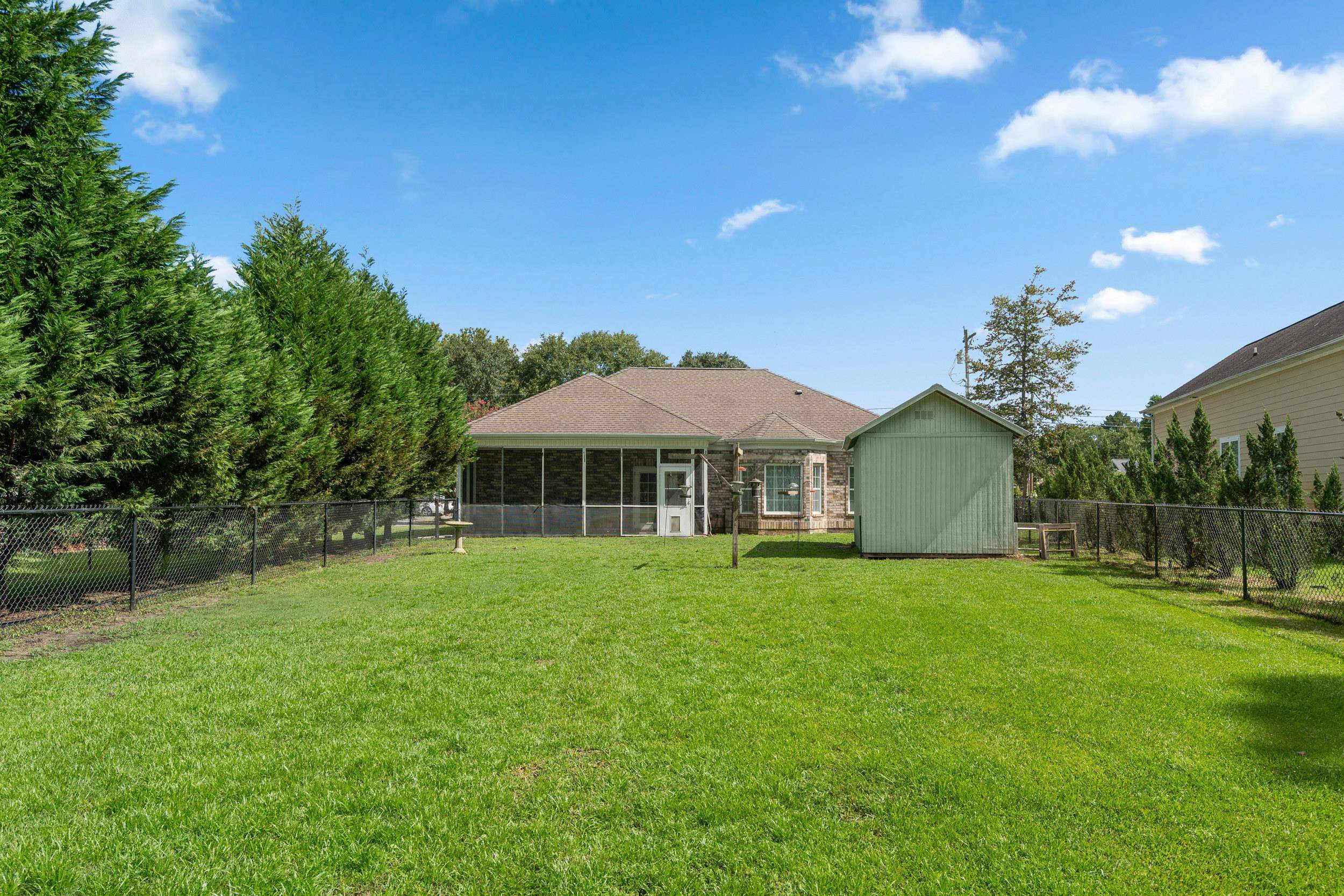 305 Brace Dr. Property Photo 37