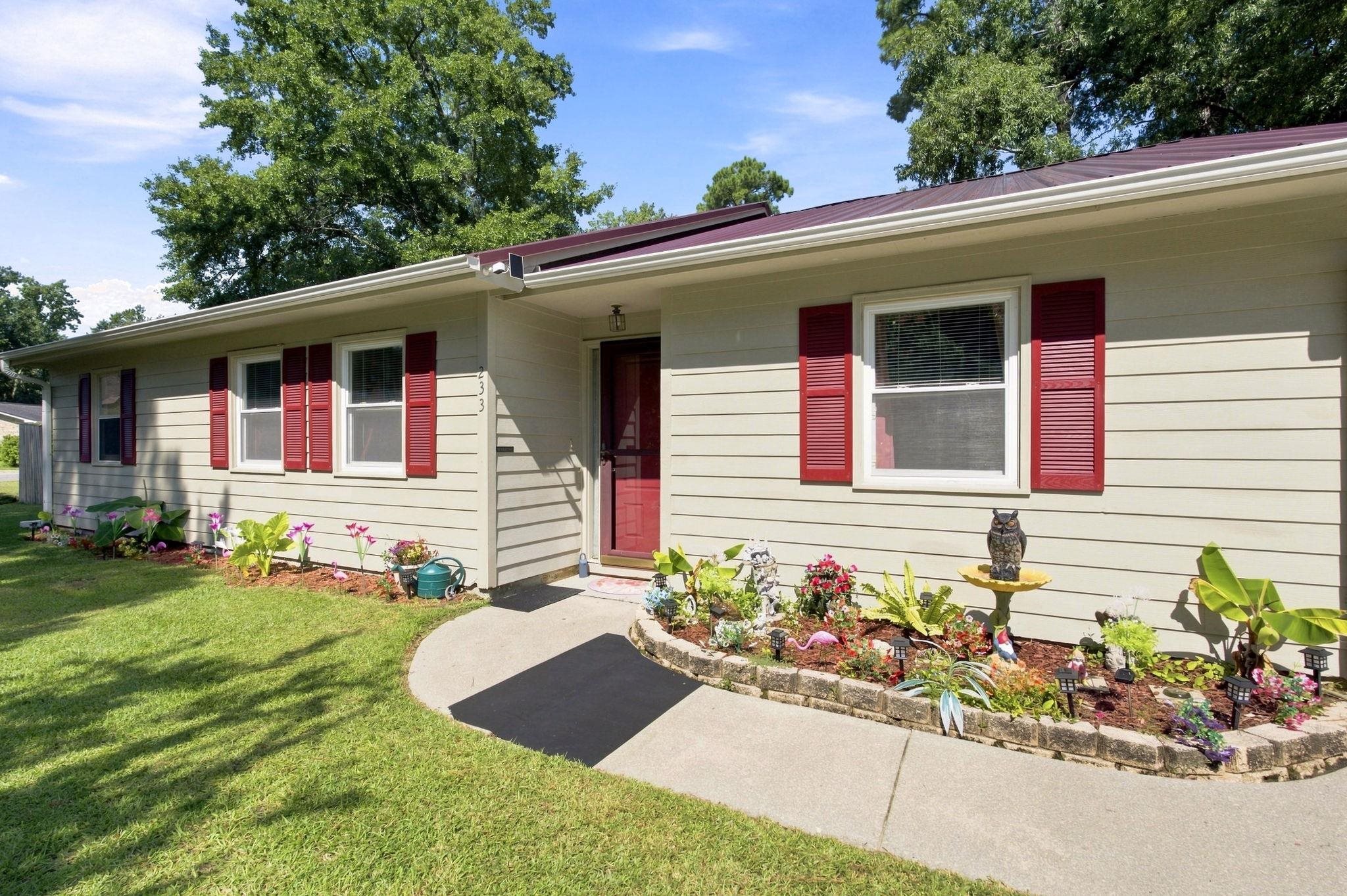 233 Stonebrook Dr. Property Photo 4