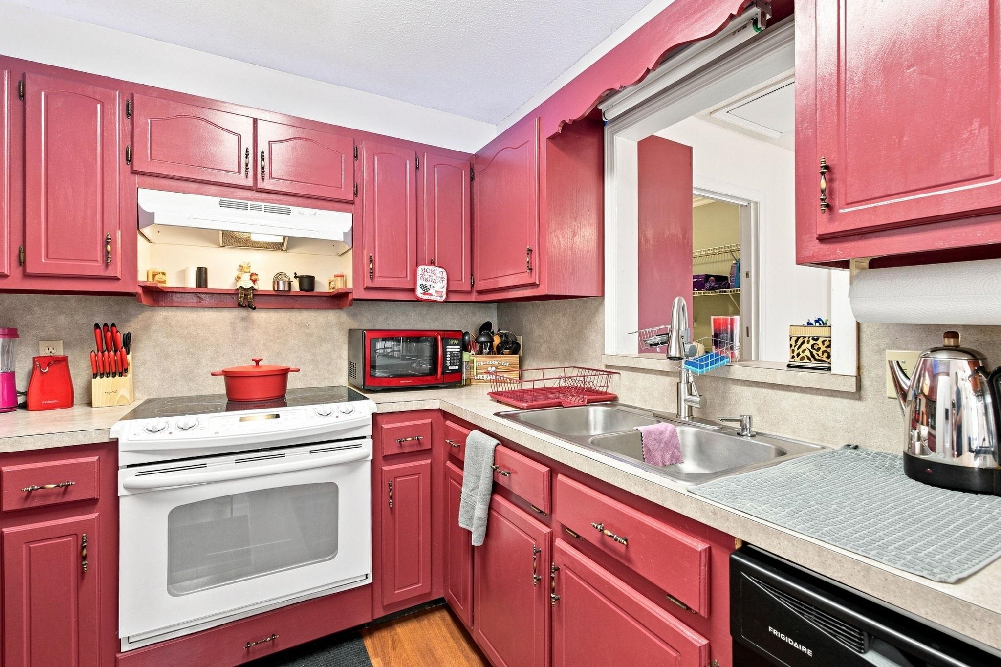 233 Stonebrook Dr. Property Photo 13
