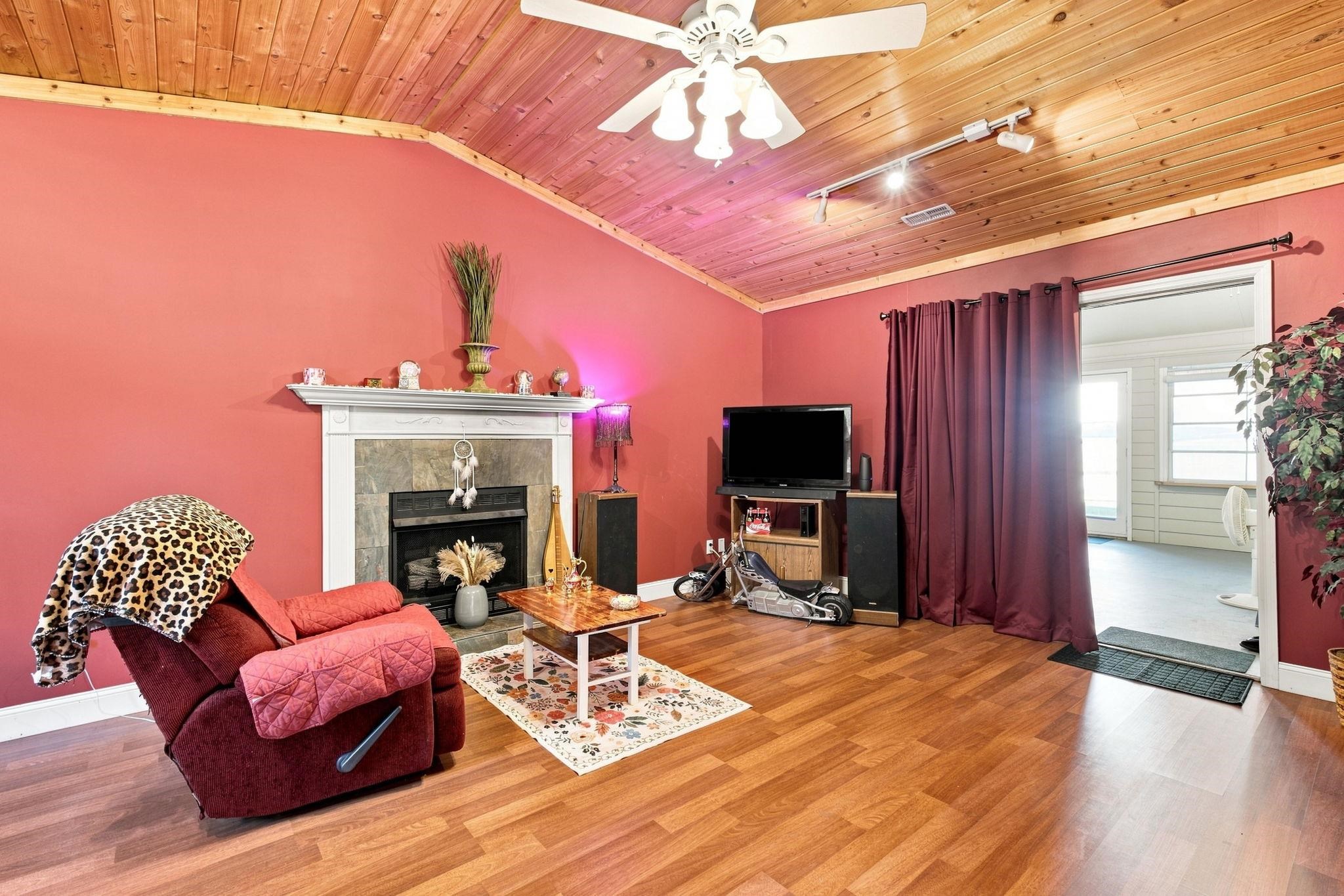 233 Stonebrook Dr. Property Photo 19