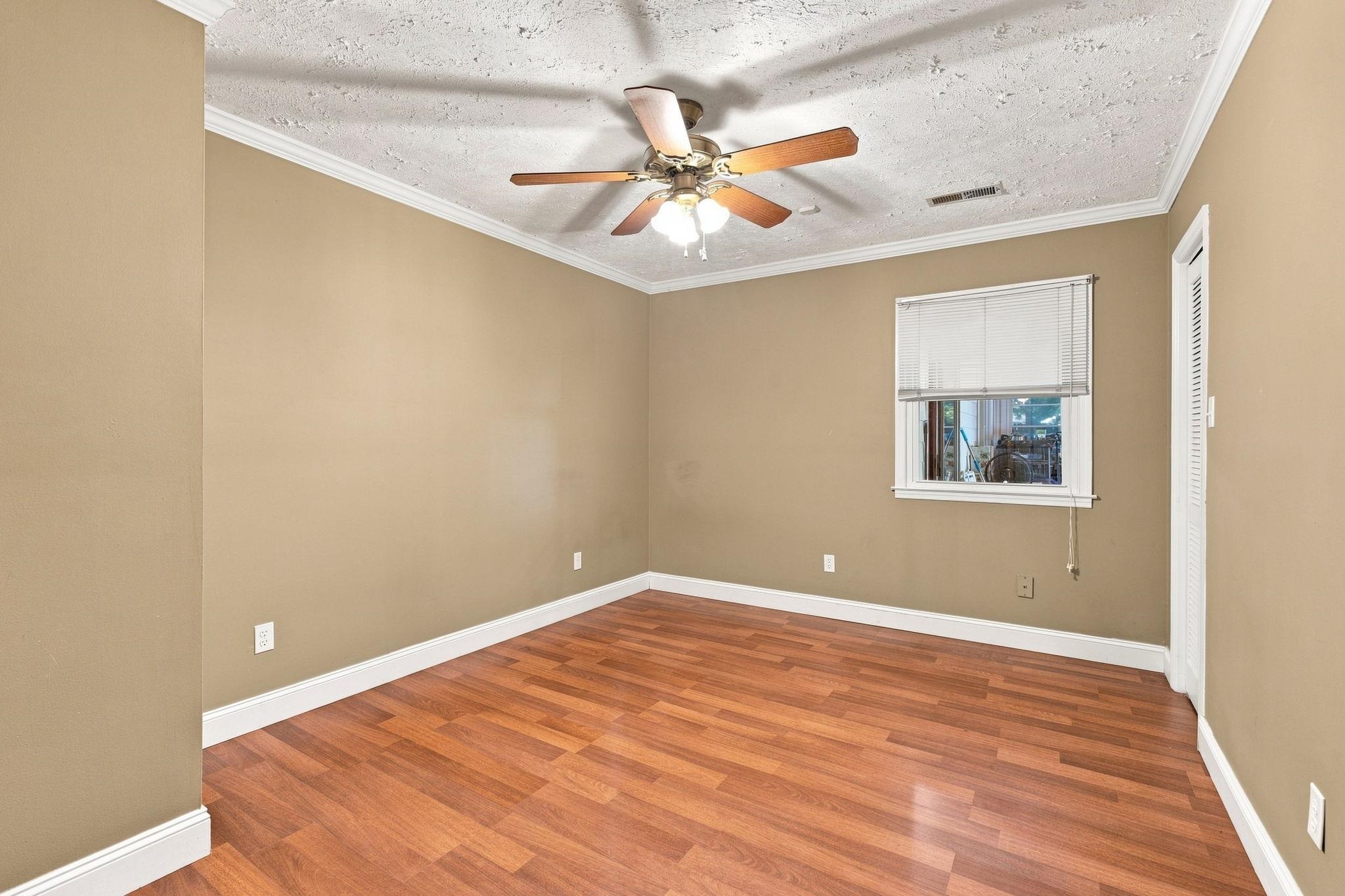 233 Stonebrook Dr. Property Photo 31