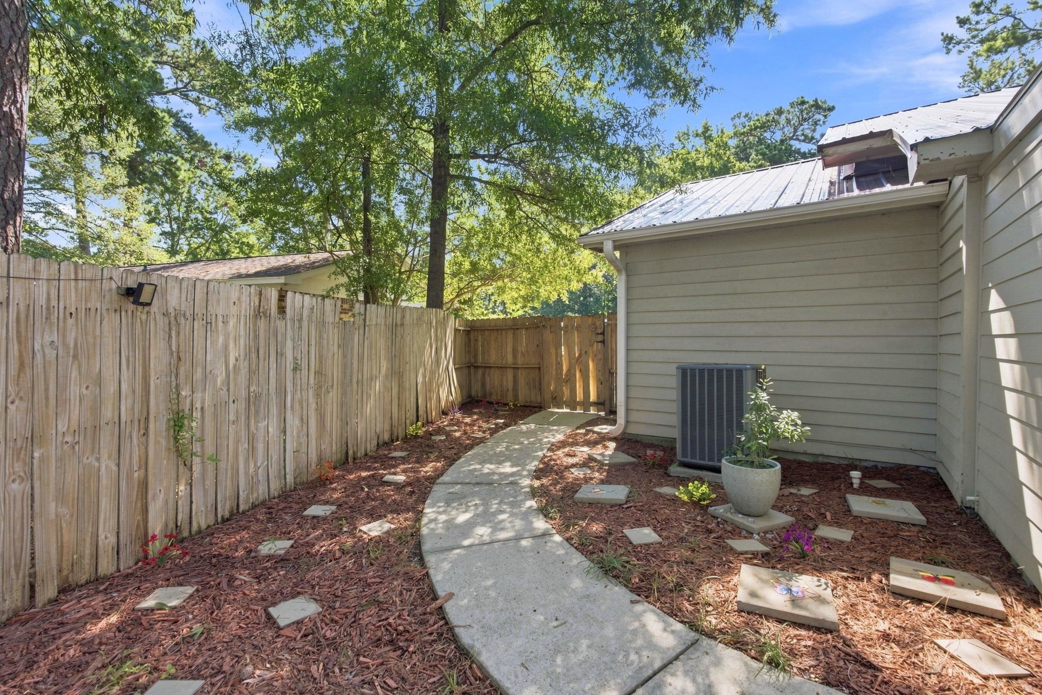233 Stonebrook Dr. Property Photo 38