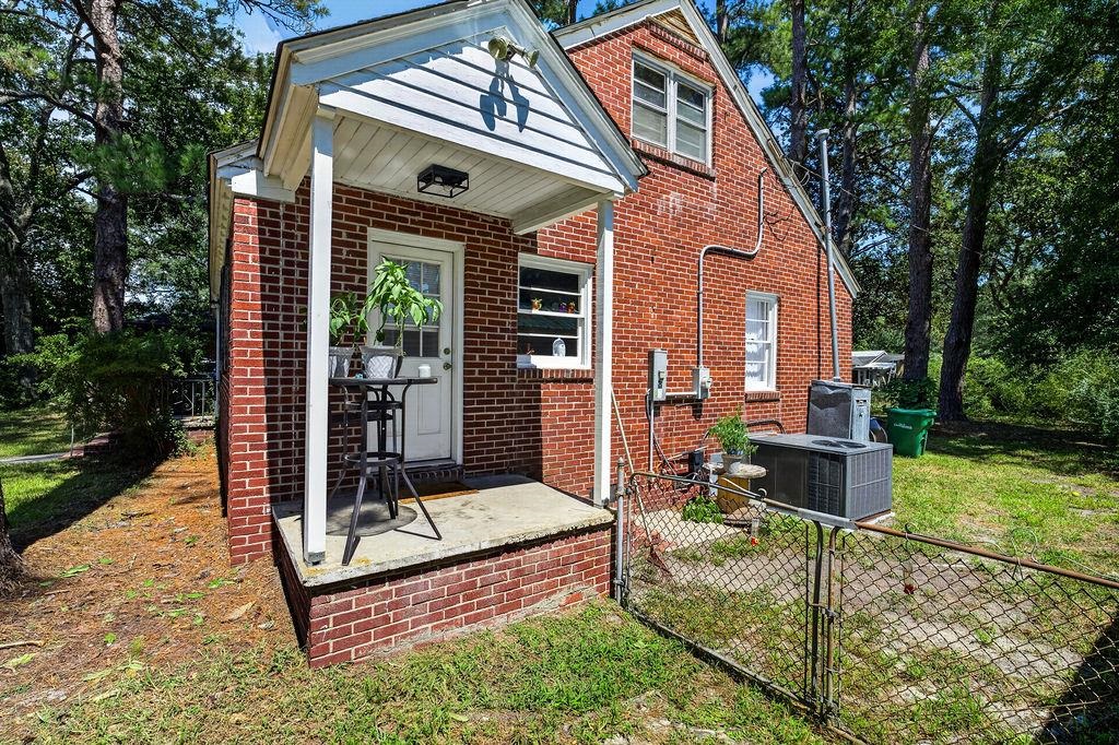 2501 Redwood St. Property Photo 7