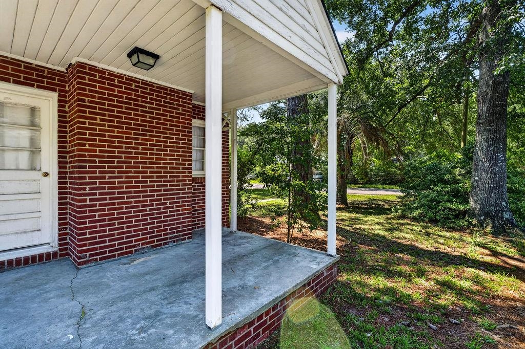 2501 Redwood St. Property Photo 9