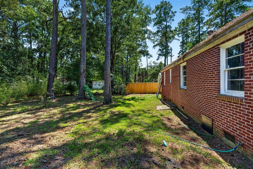 2501 Redwood St. Property Photo 10