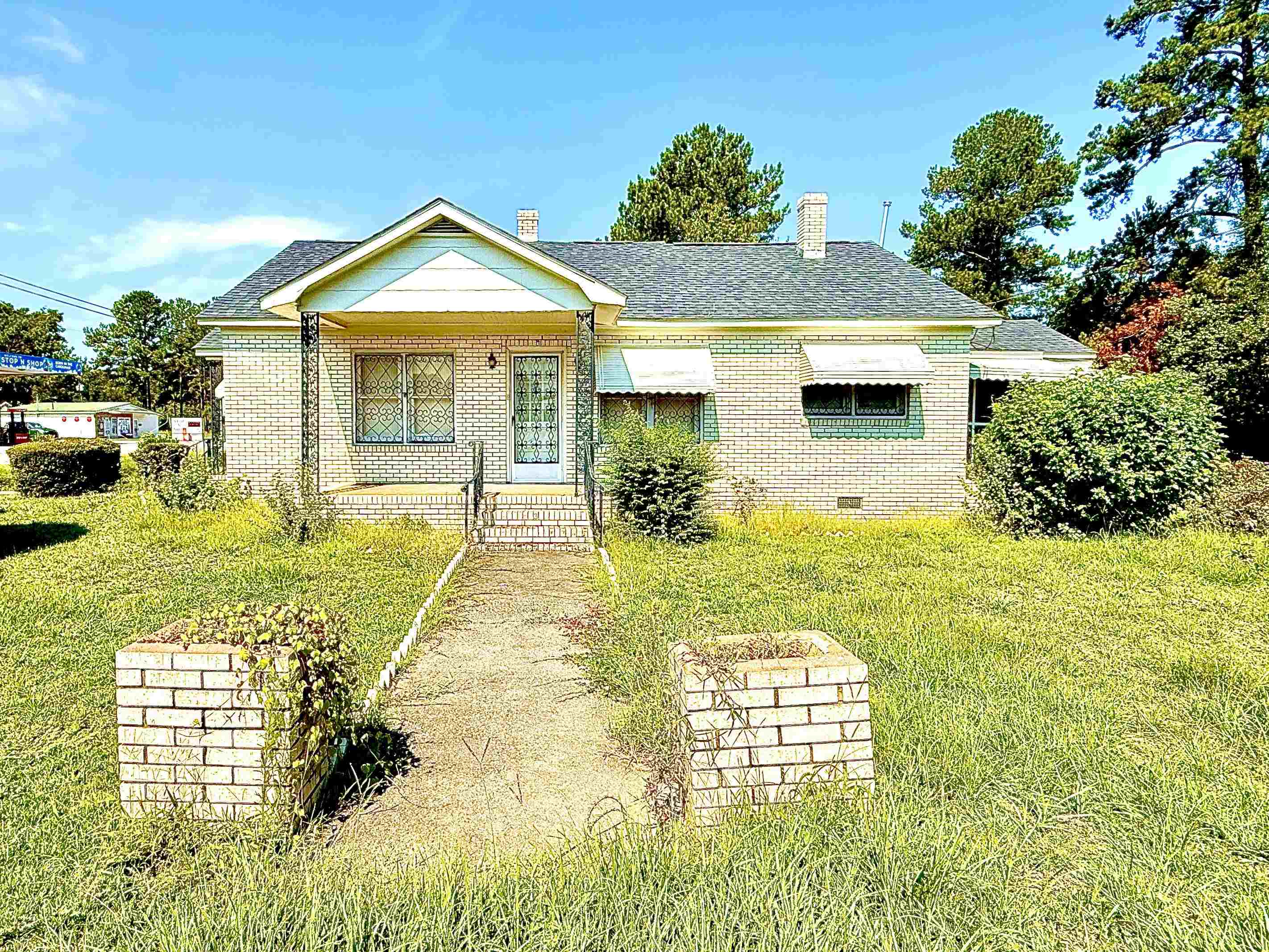 3 N Hazel Ave. Property Photo 1