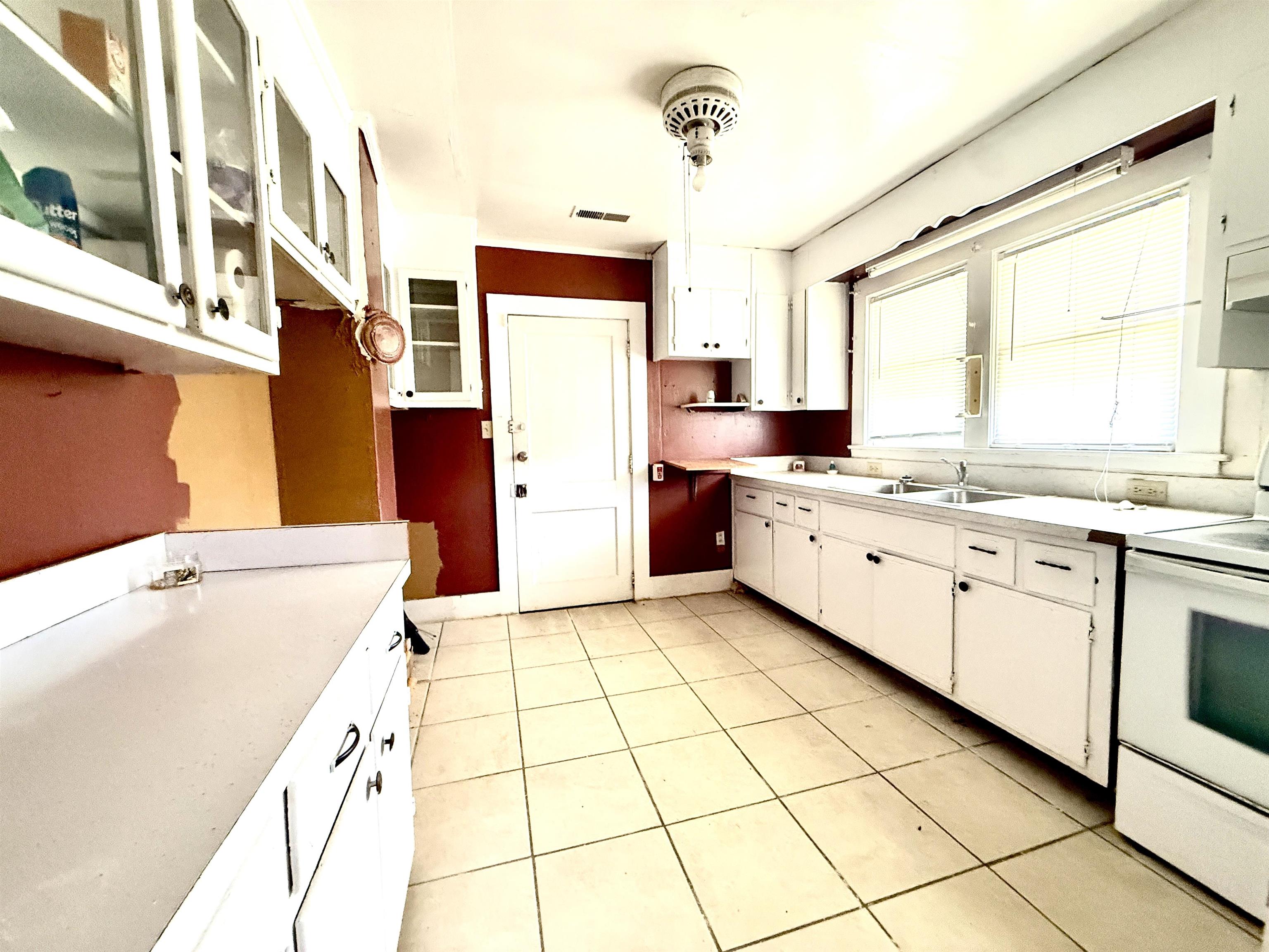 3 N Hazel Ave. Property Photo 7