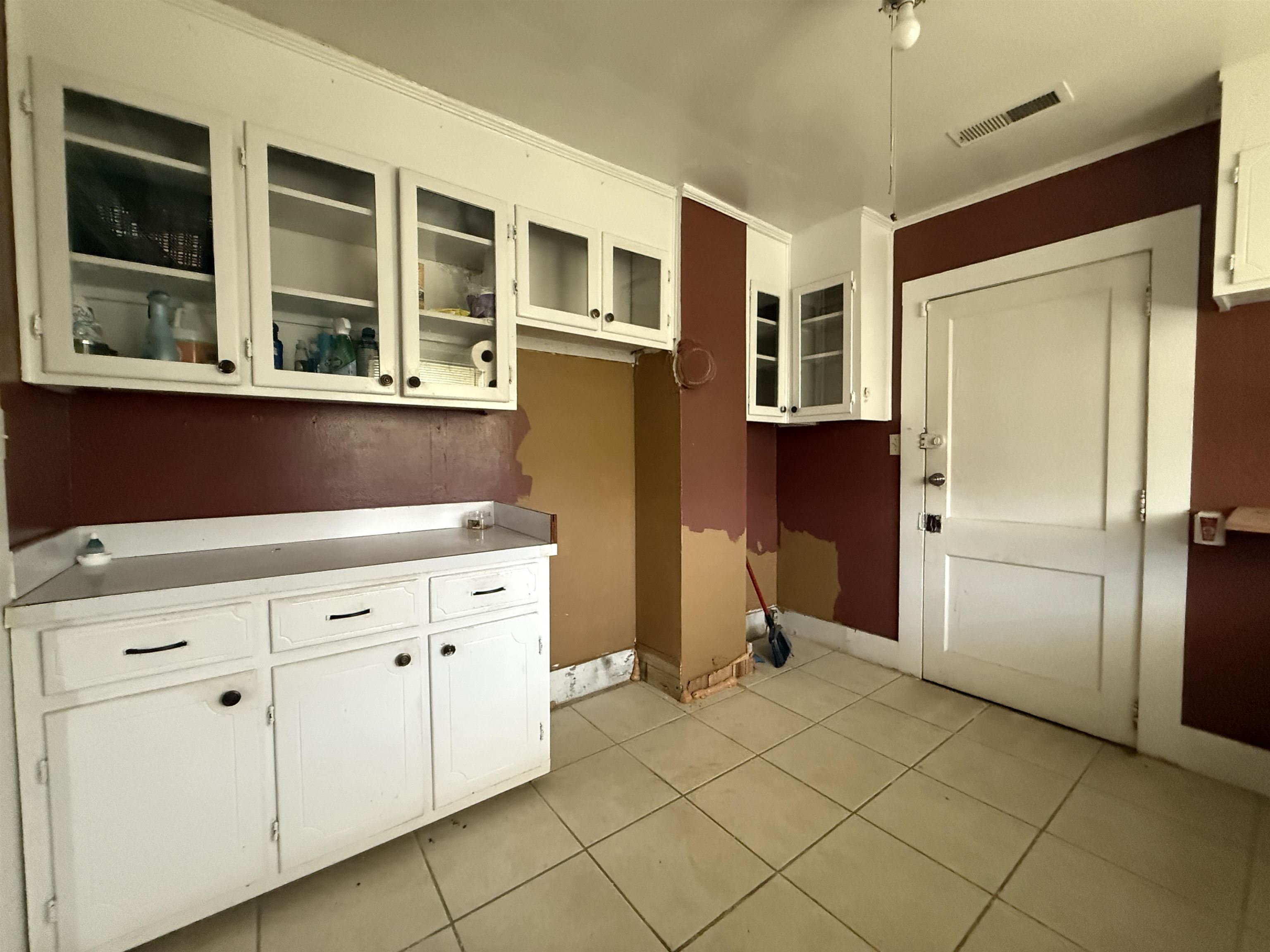 3 N Hazel Ave. Property Photo 9