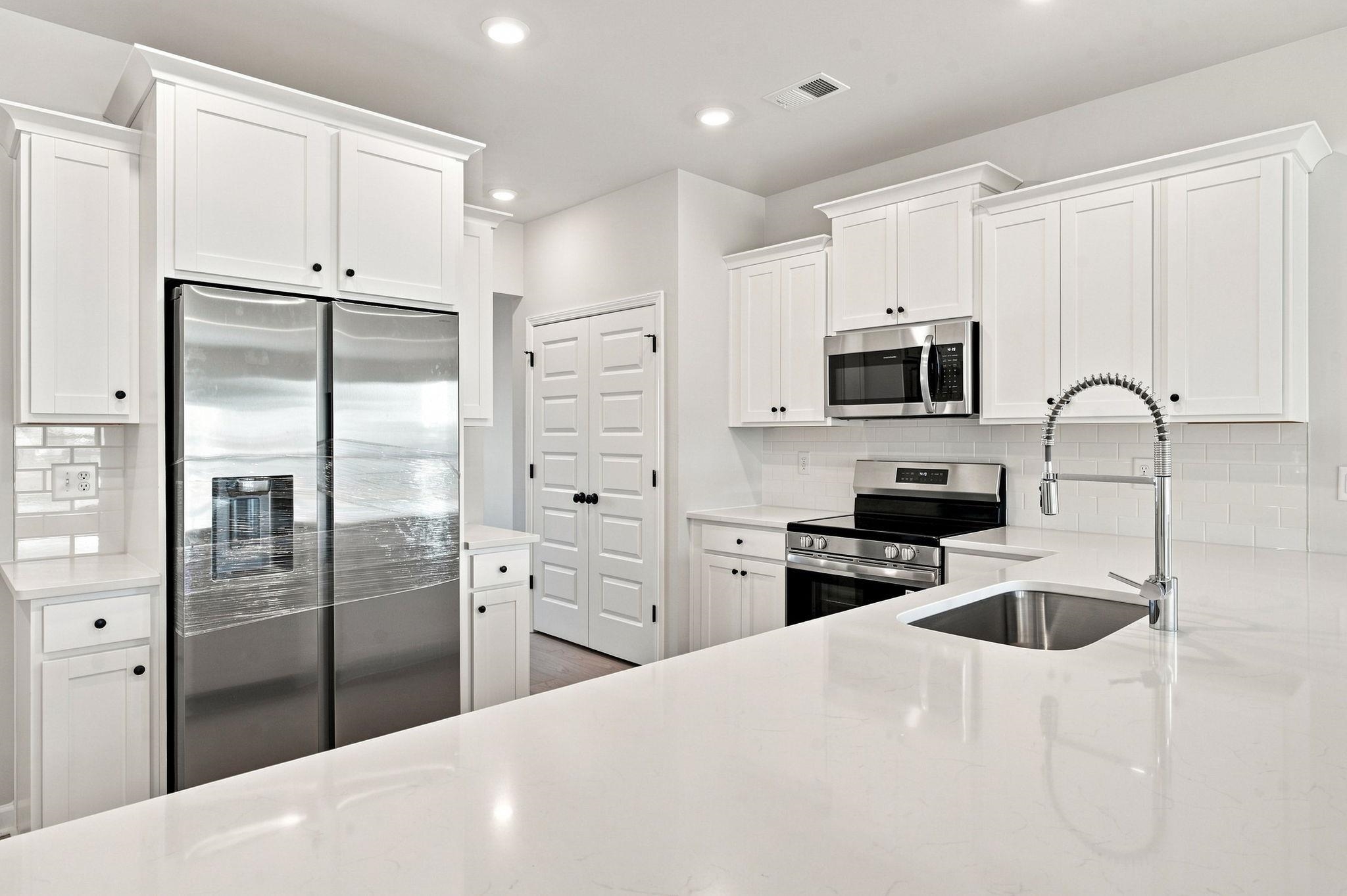 615 Lemon Drop Dr Property Photo 6