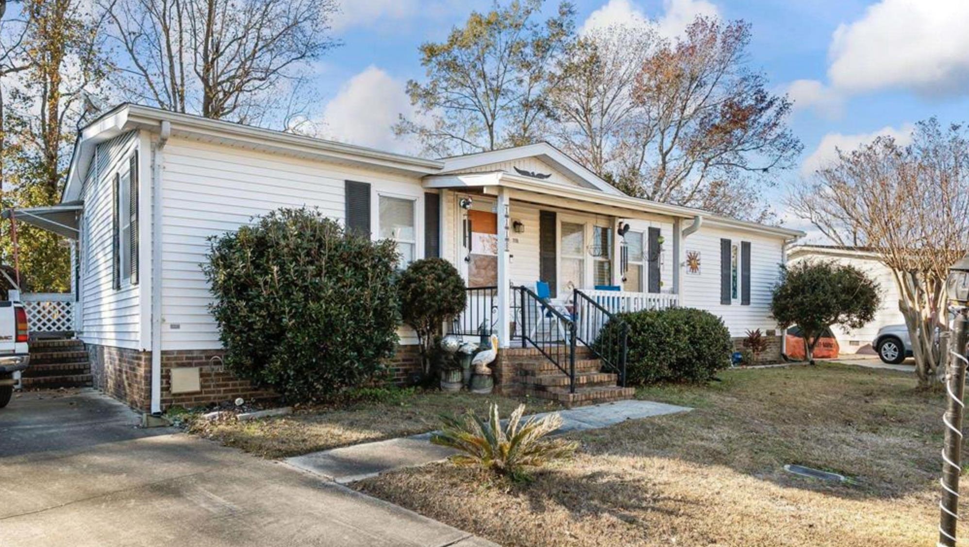 1118 Woodville Circle Property Photo 1