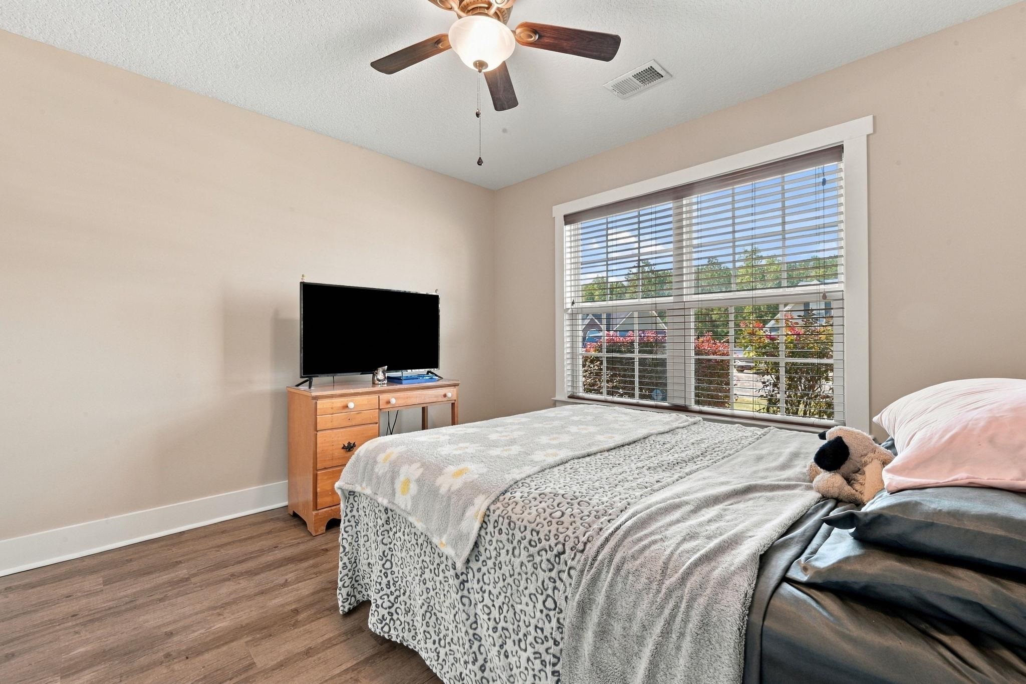117 Old English Dr. Property Photo 6