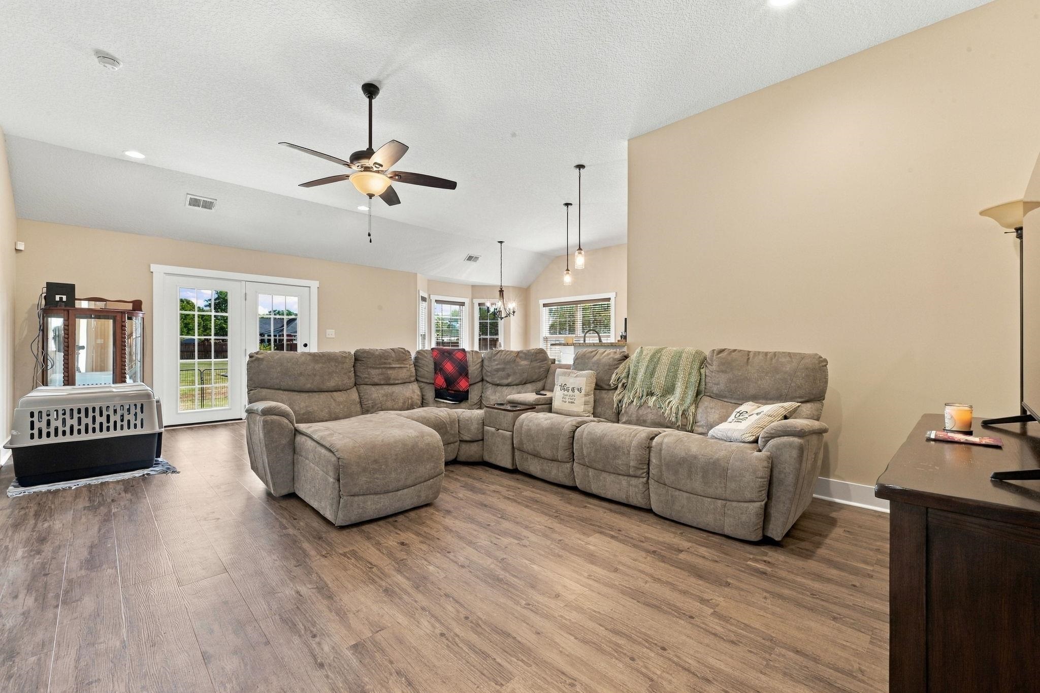 117 Old English Dr. Property Photo 11