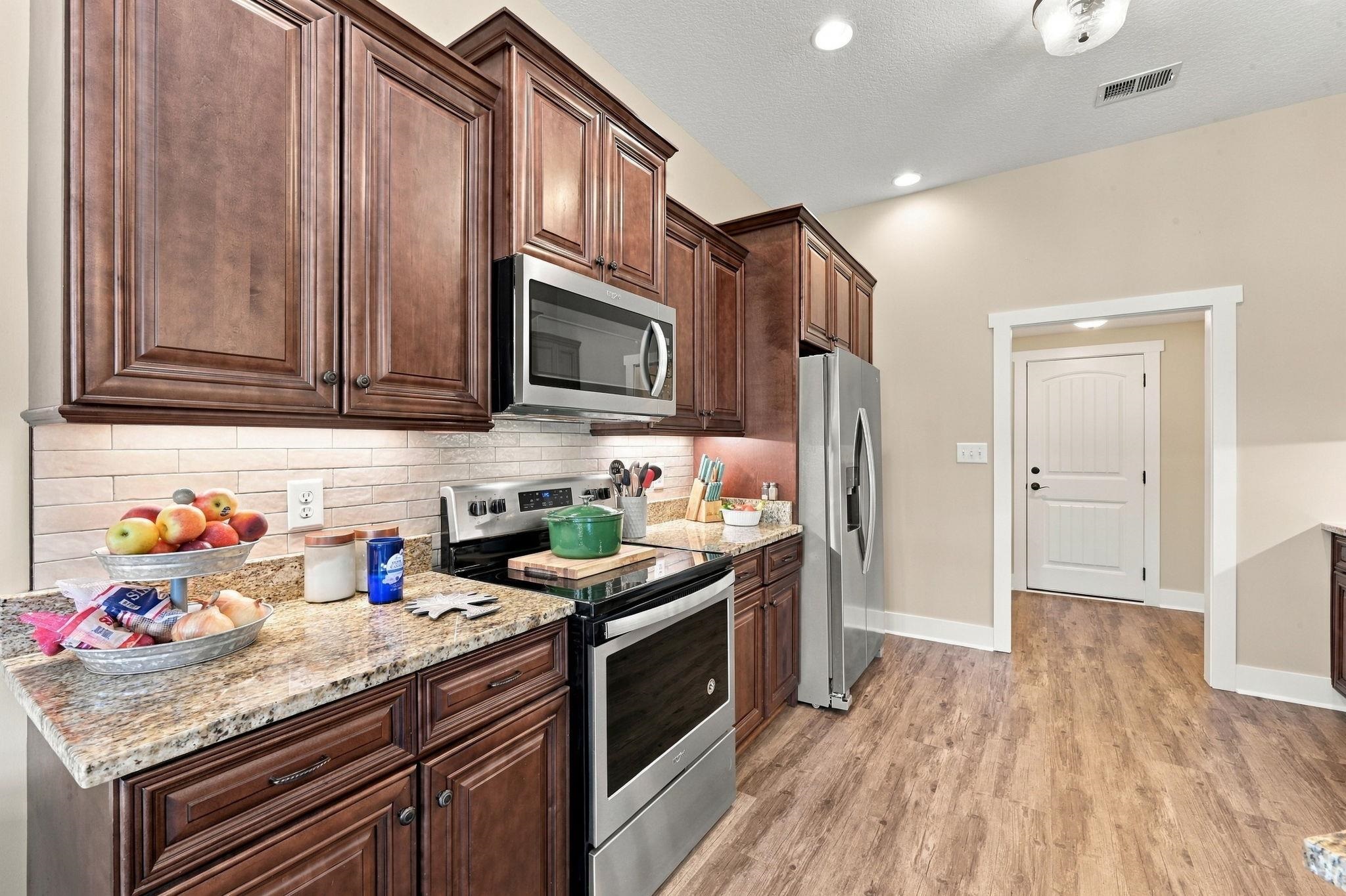 117 Old English Dr. Property Photo 15