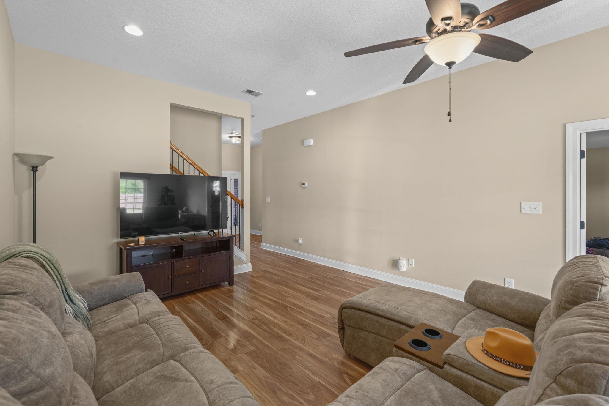 117 Old English Dr. Property Photo 52