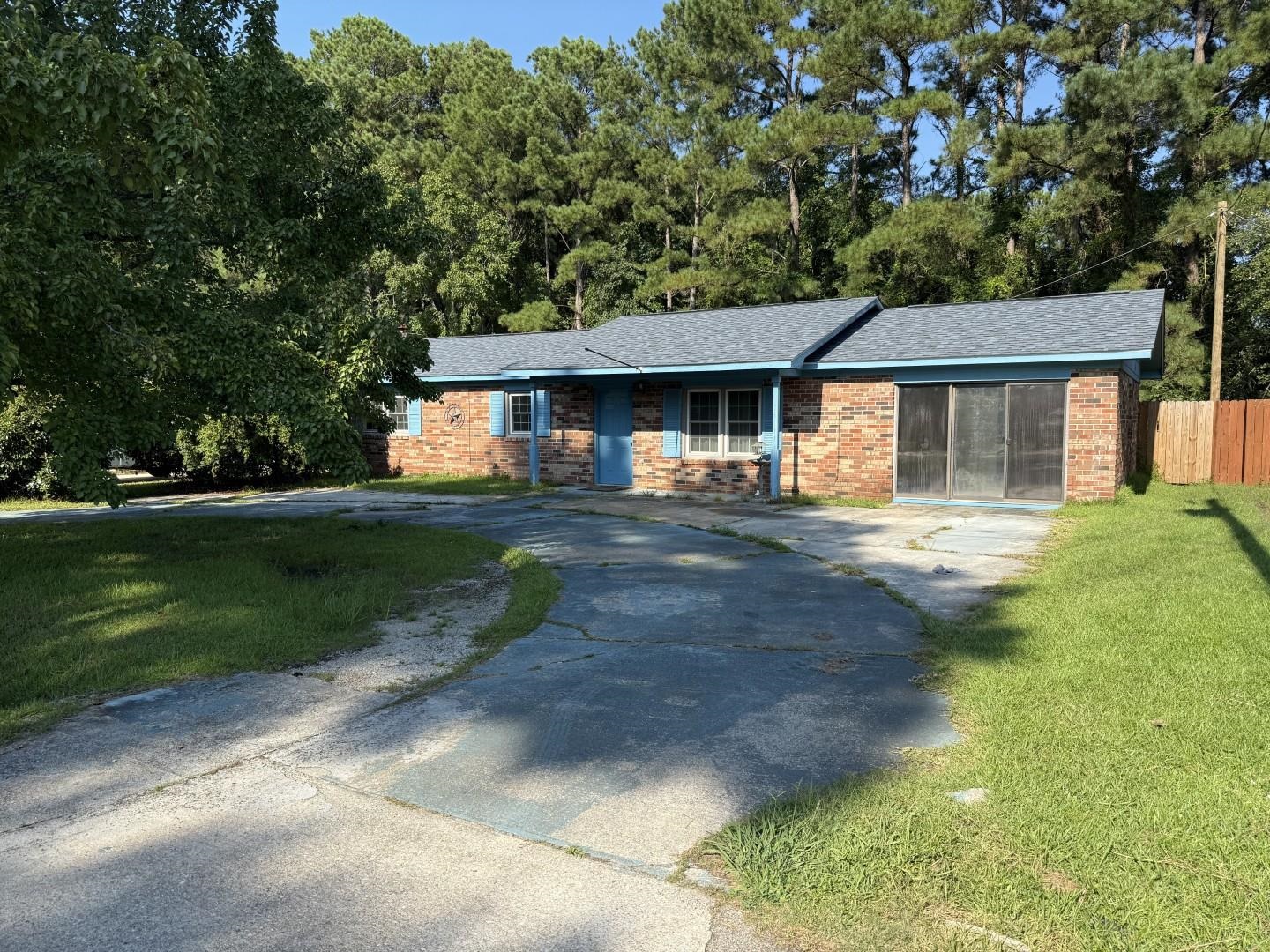 5718 Dogwood Circle Property Photo 3